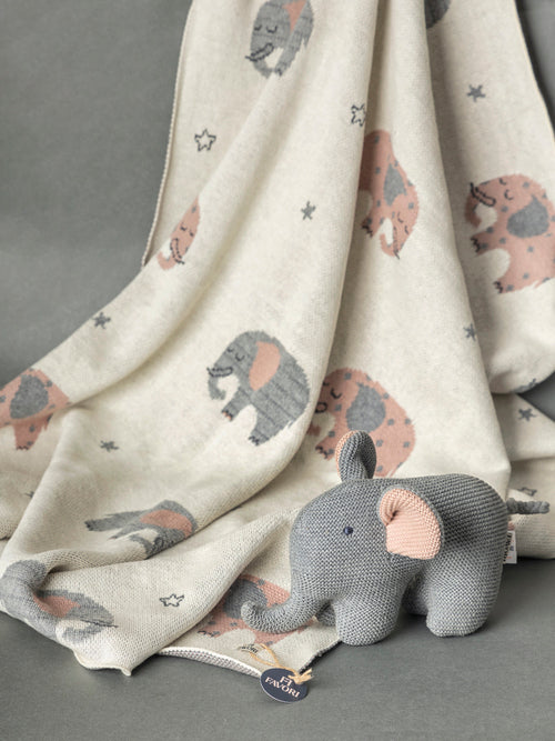 Baby blanket with animal design