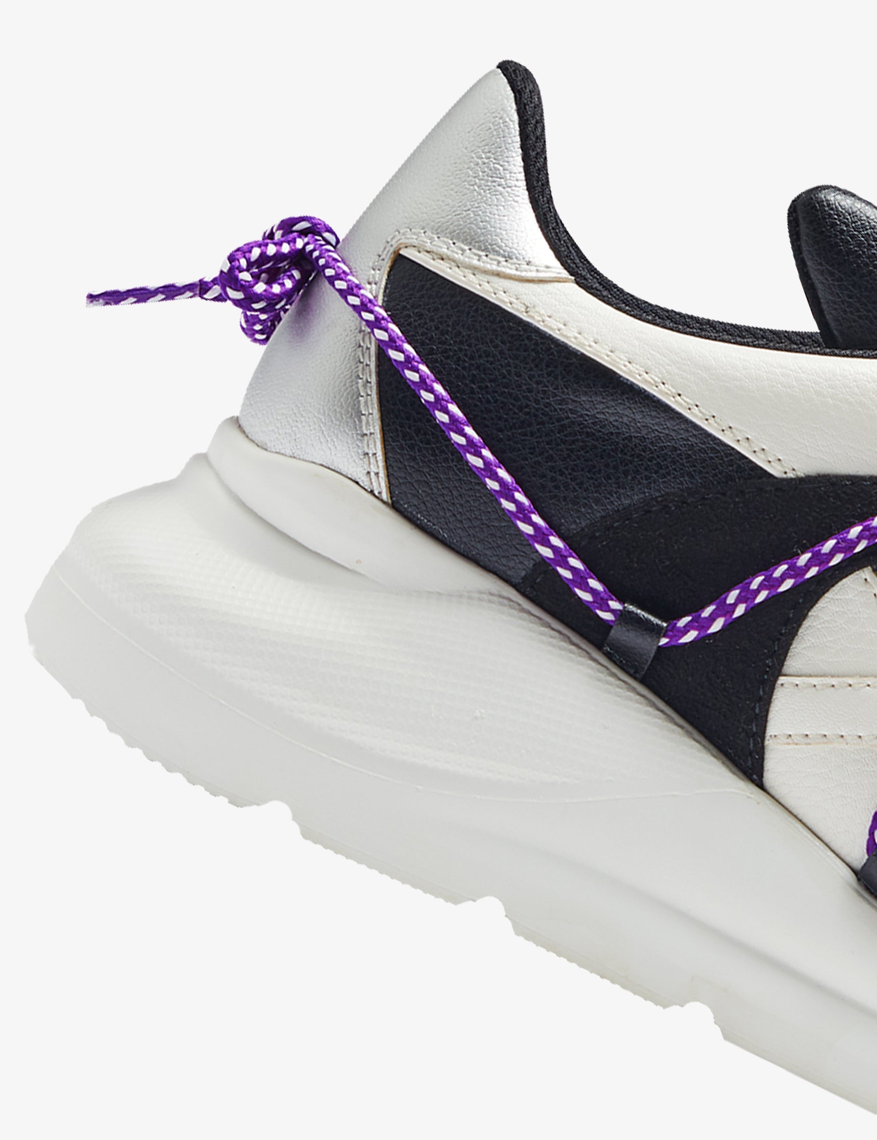 607 black white chunky sneaker