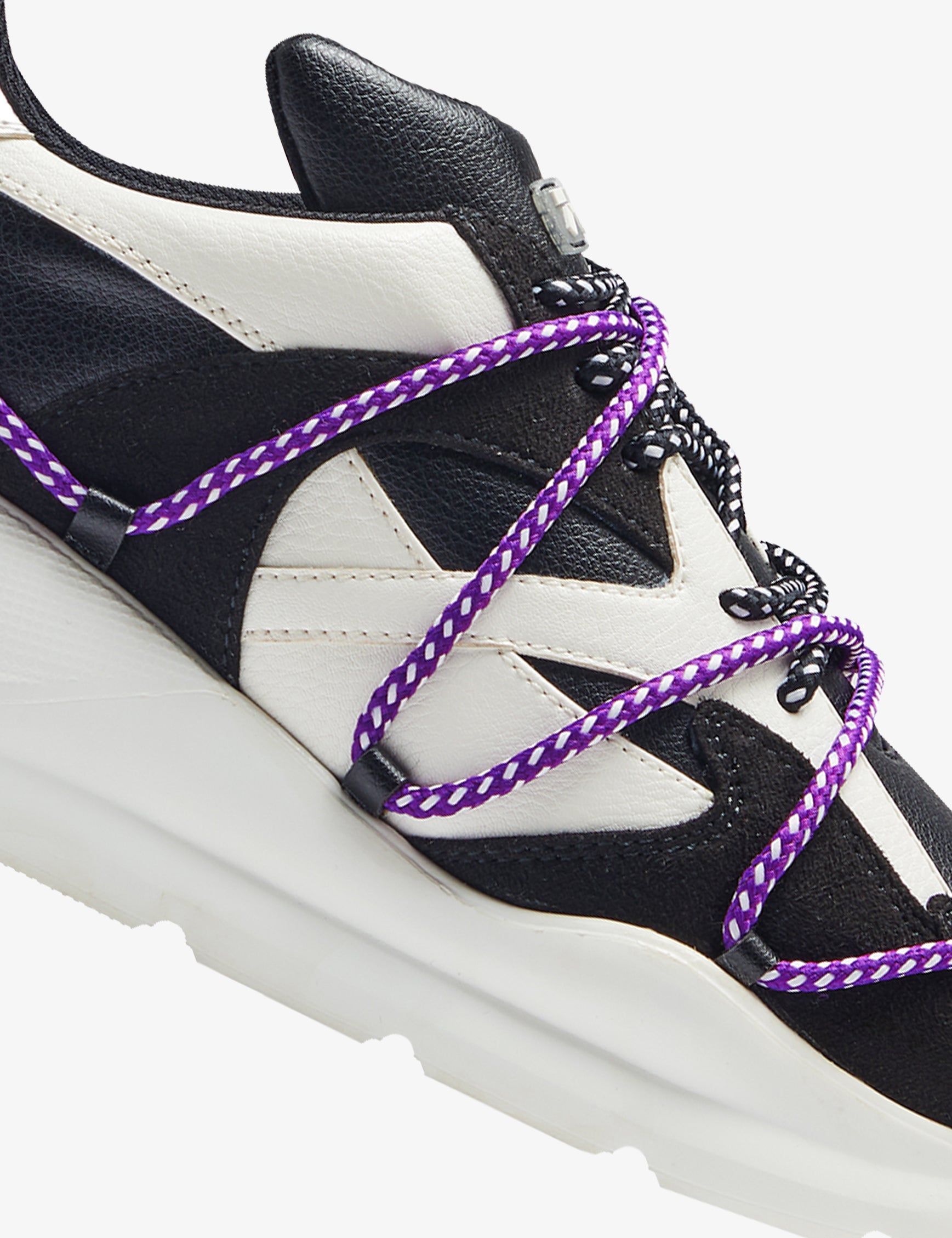 607 black white chunky sneaker