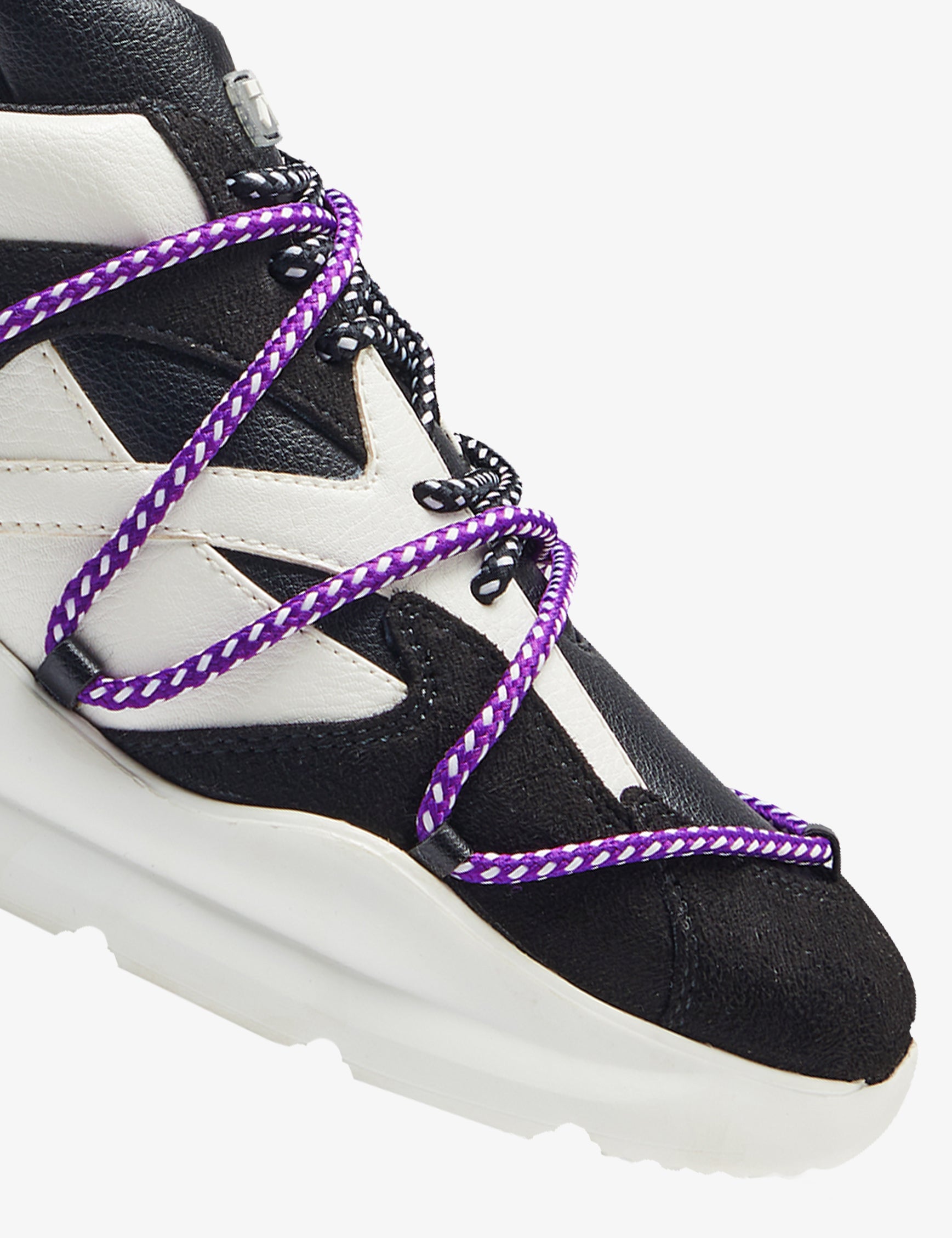 607 black white chunky sneaker