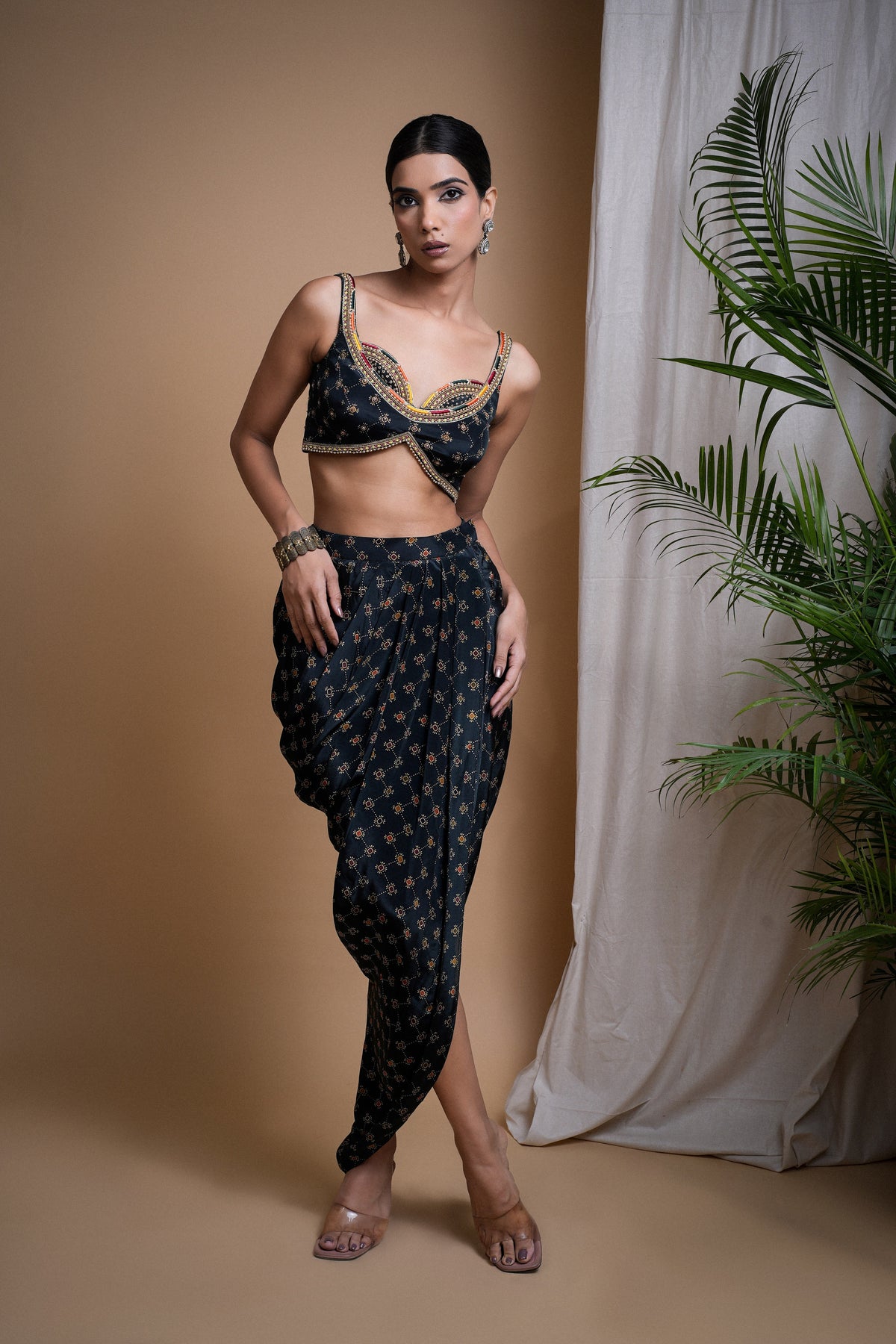 BOTTLE GREEN DIGITAL PRINT INDO DRAPE SET (SET OF 2)
