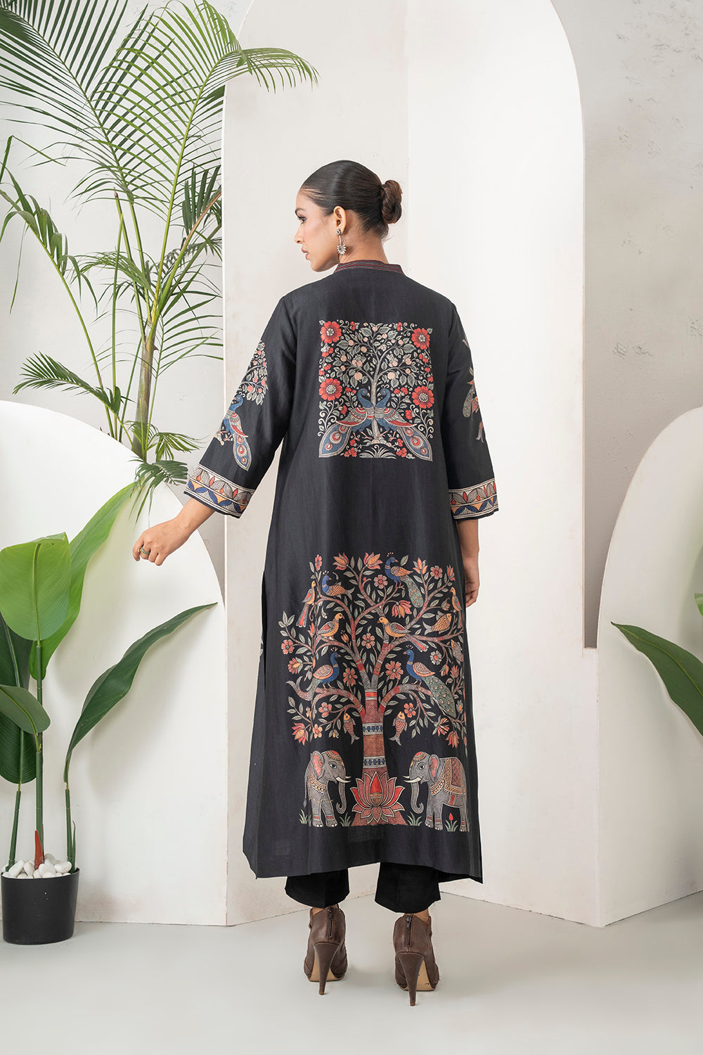 Black Silk Chanderi Rich Folk-Inspired Printed Tunic Set (2 PCS)