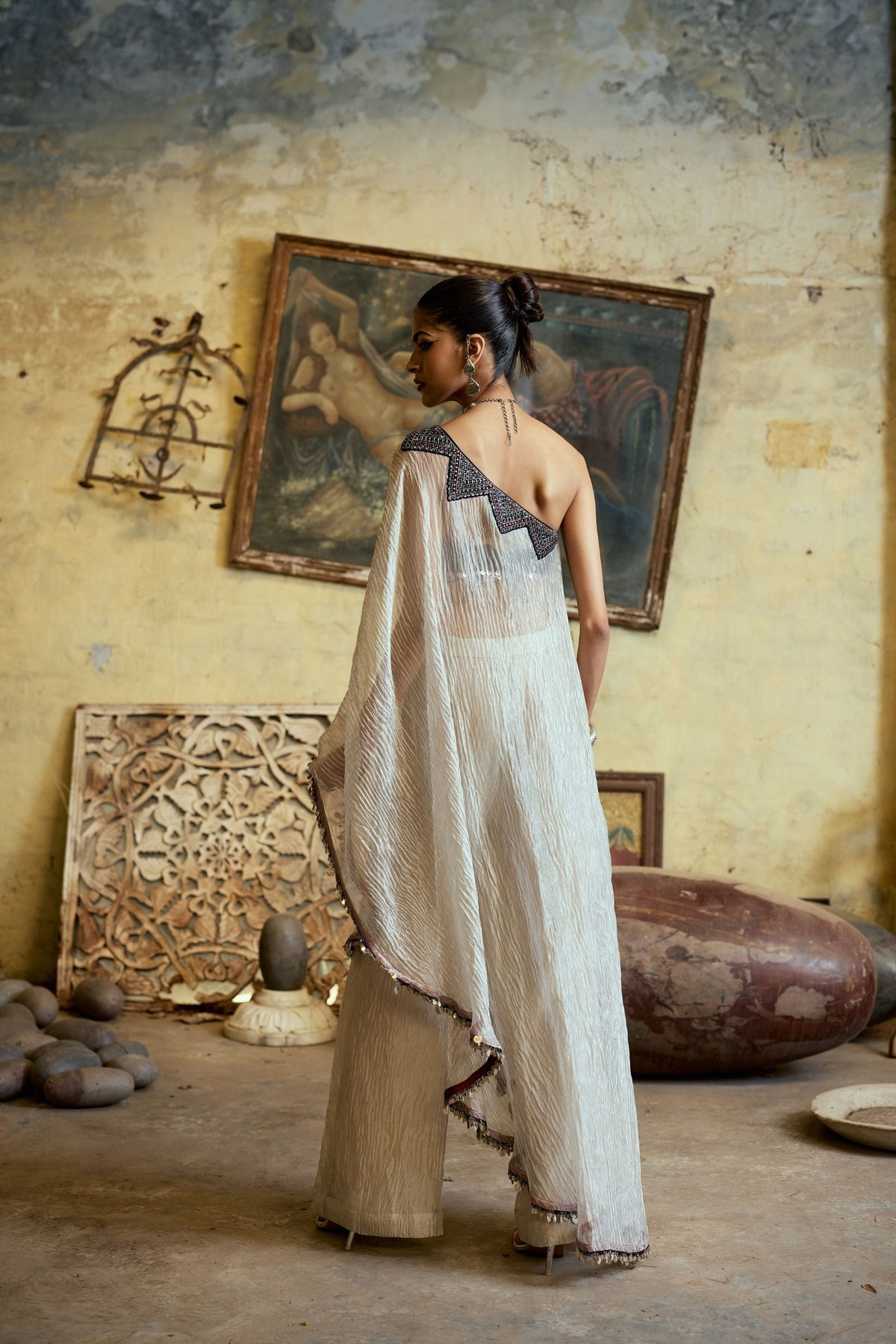 OFF SHOULDERED CAPE SET