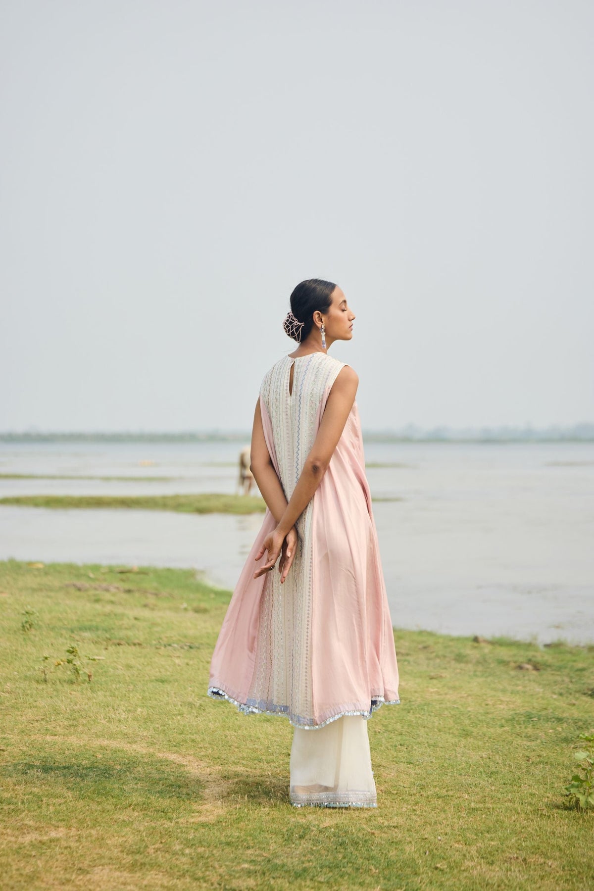 EMBROIDERED KURTA PAIRED WITH PSNT AND DUPATTA