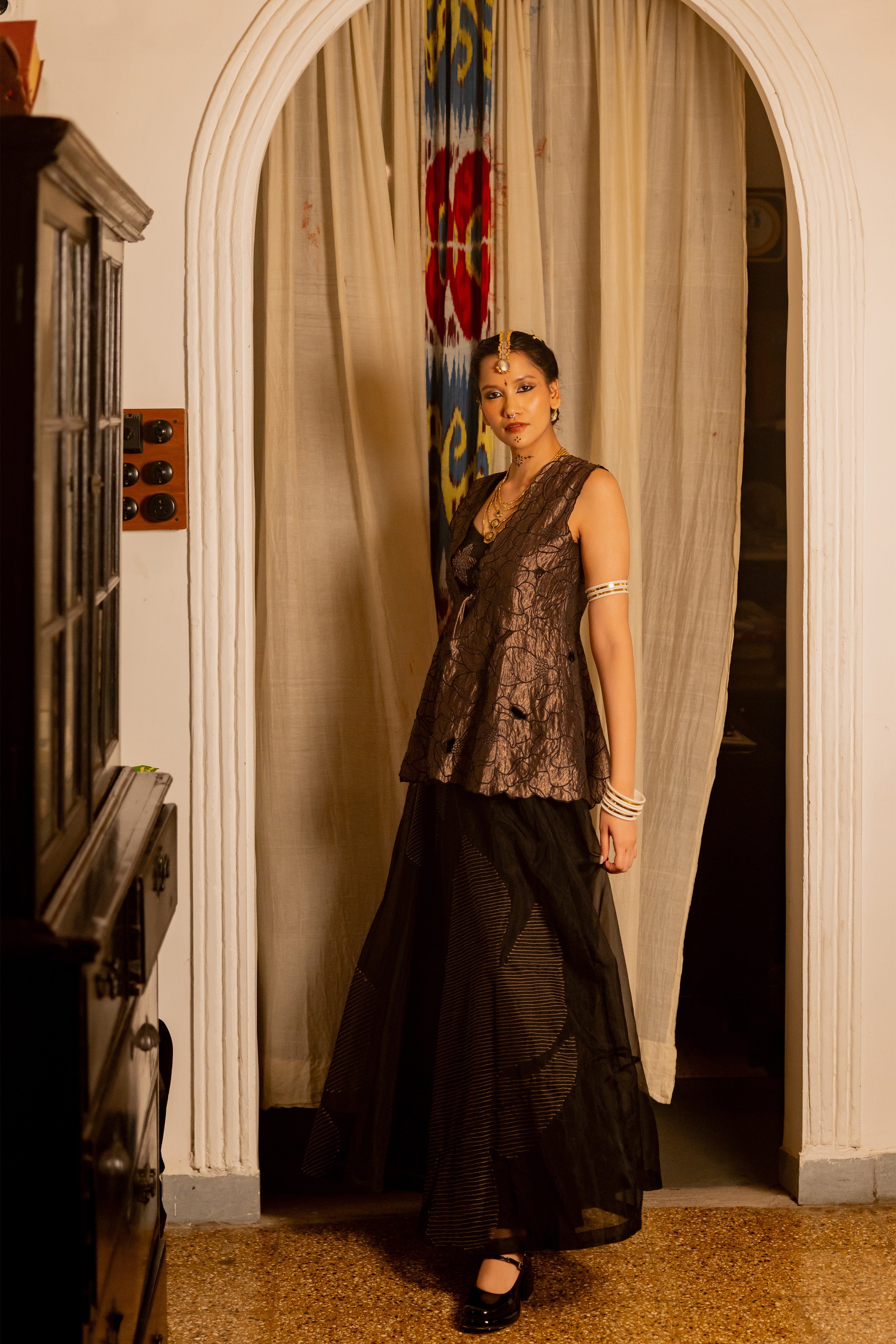 GOLDEN BLACK JACKET WITH BUSTIER AND SKIRT (VEDIKA)