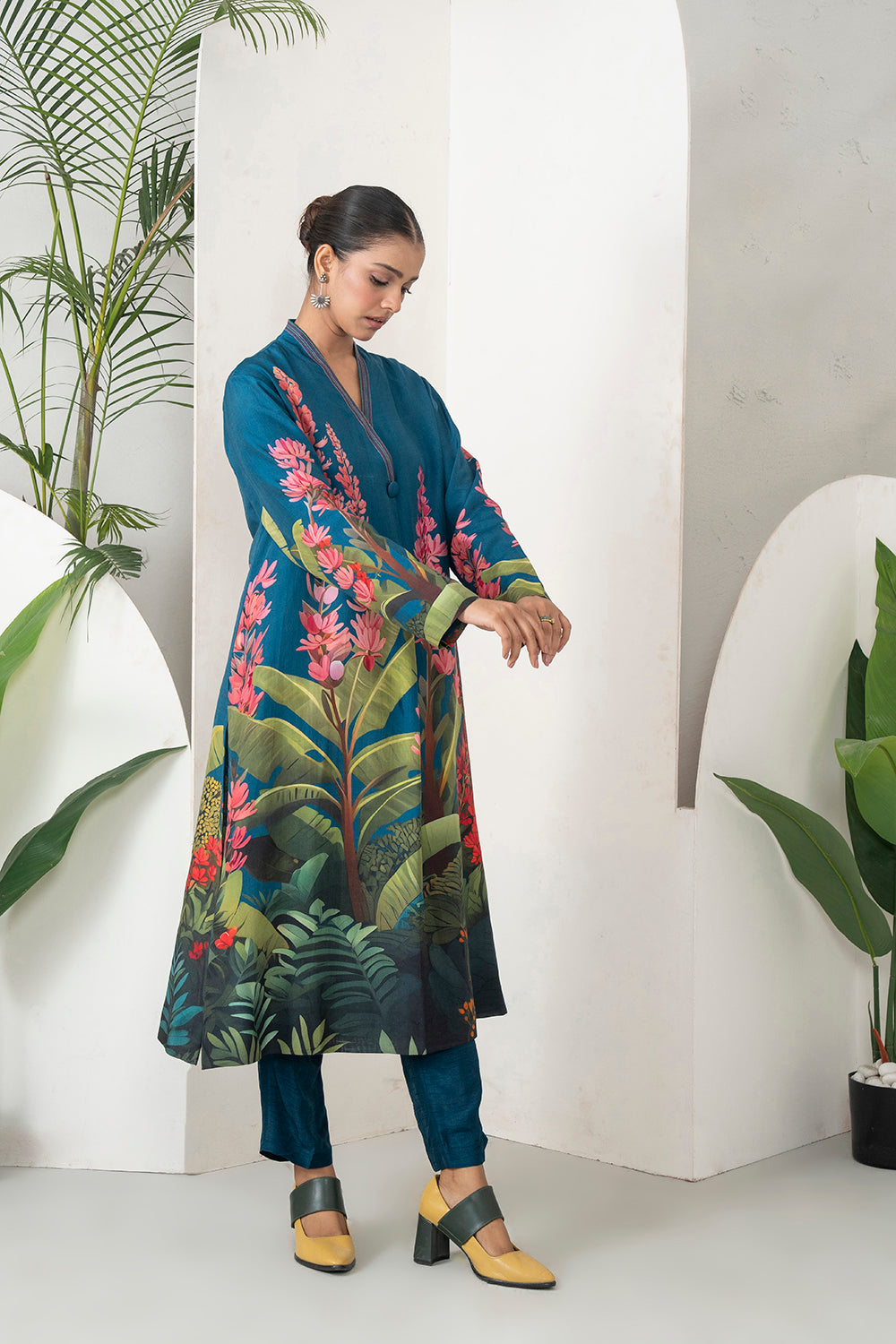 Indigo Silk Chanderi Front-Pleated Tropical Floral Illustration Printed Dress Set (2 PCS)