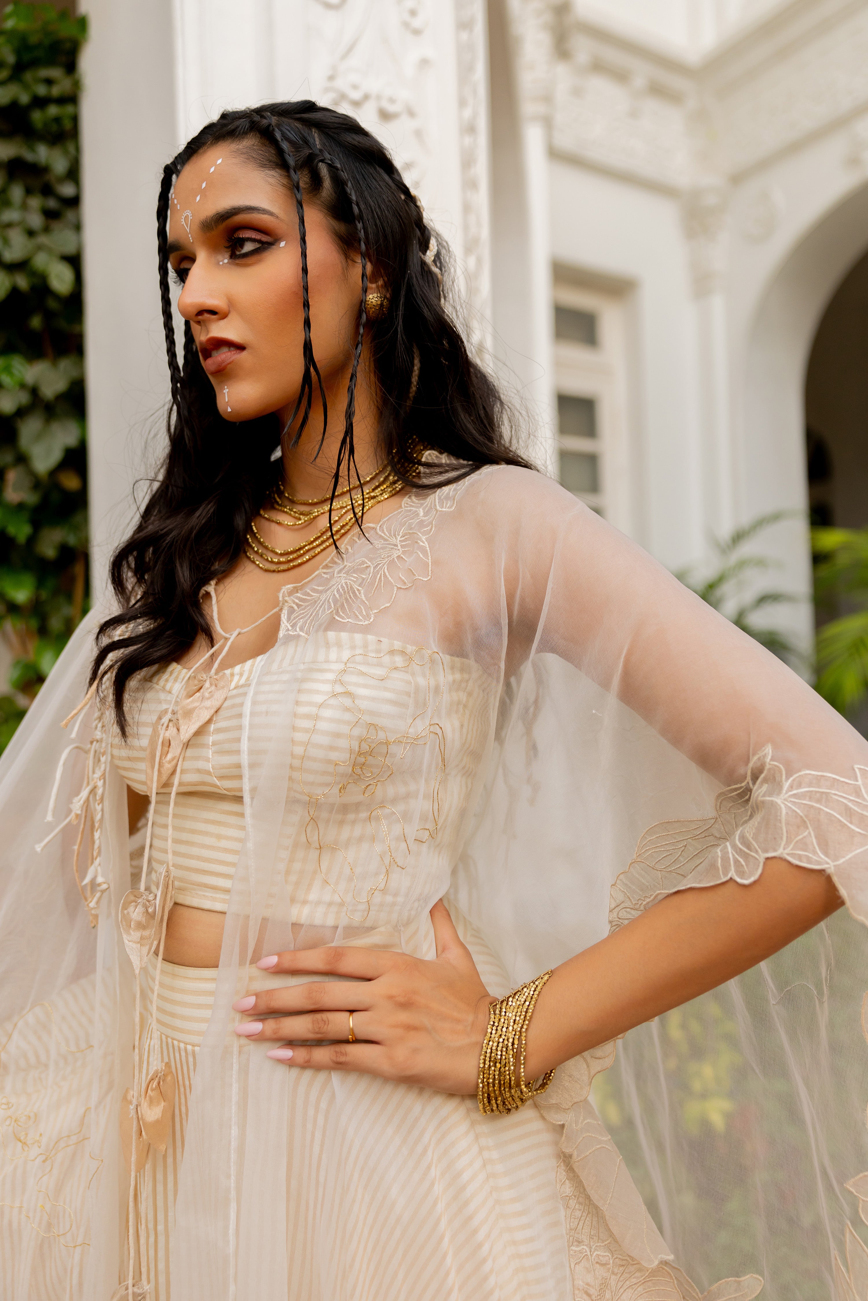 Ivory cape set (Yutika)