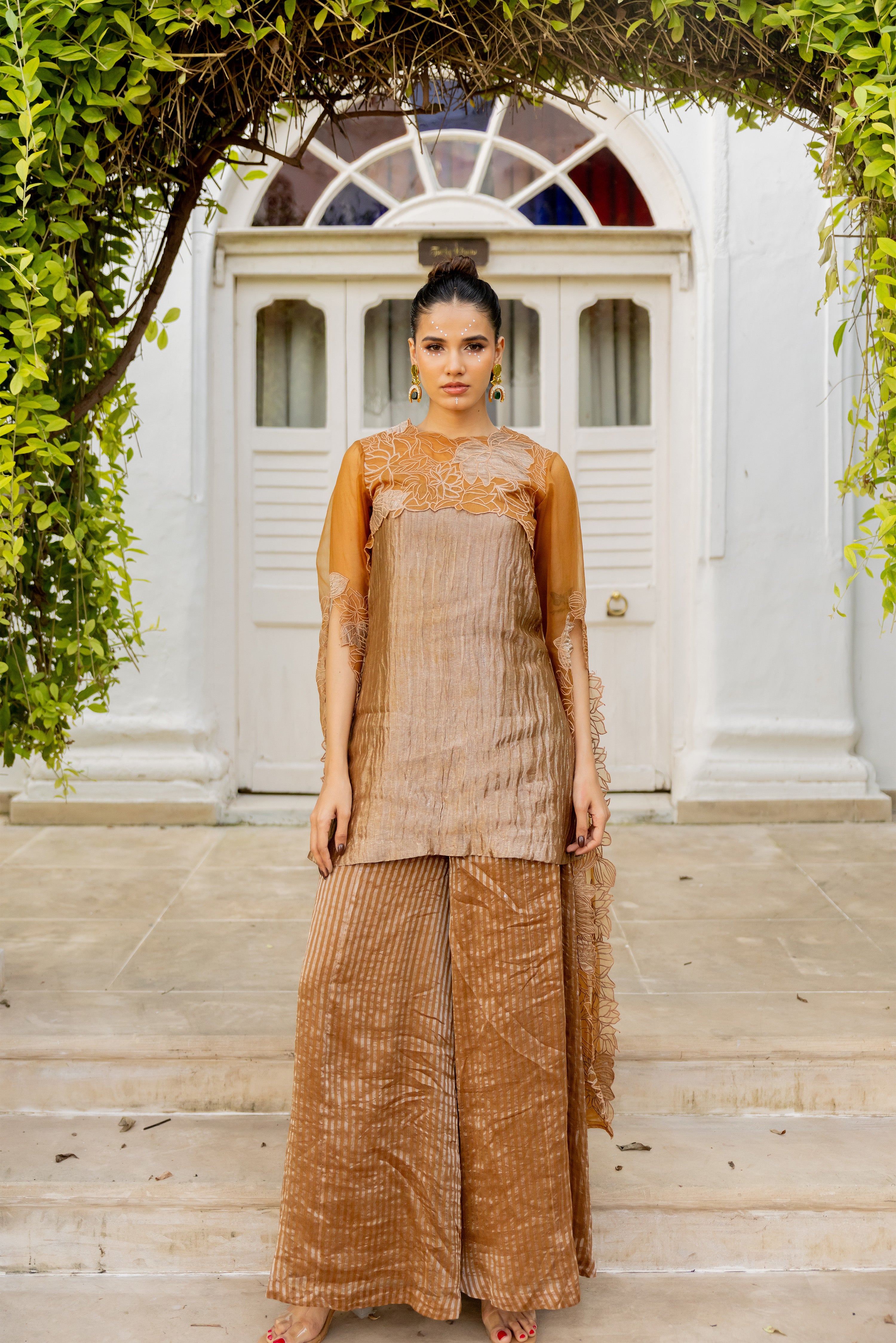 Brown small cape set (Akira)