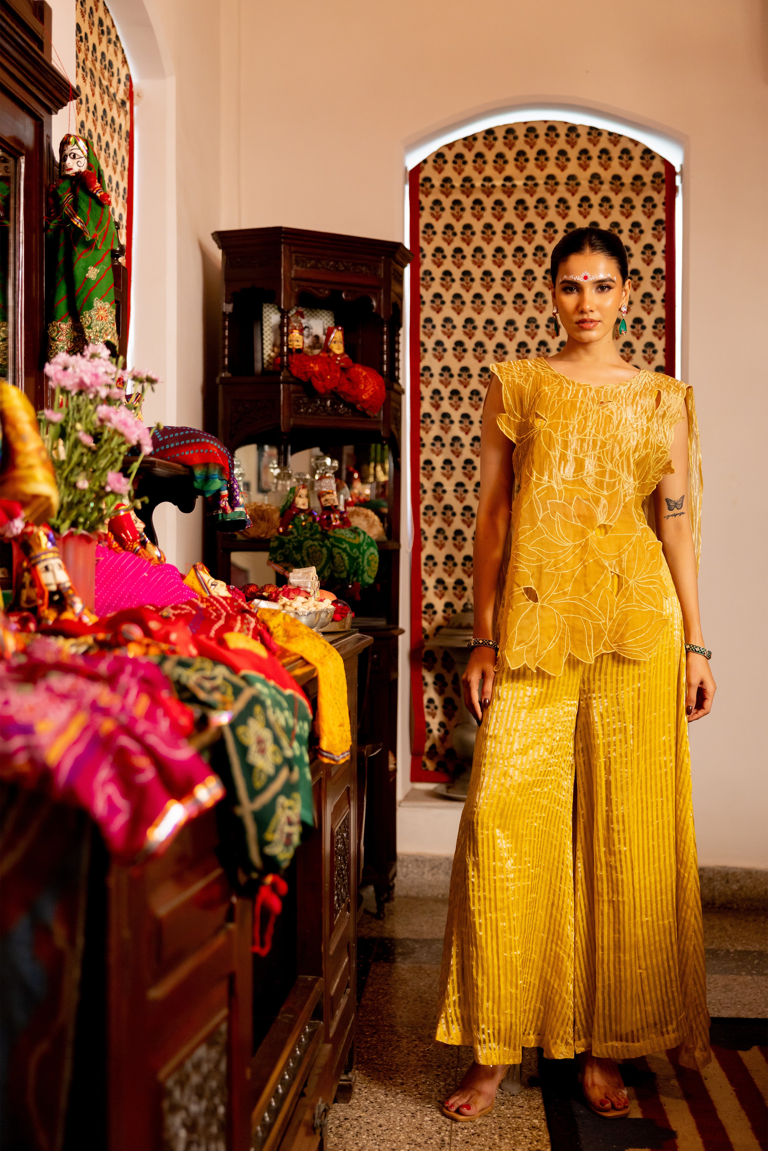 yellow drape set (Sohi)