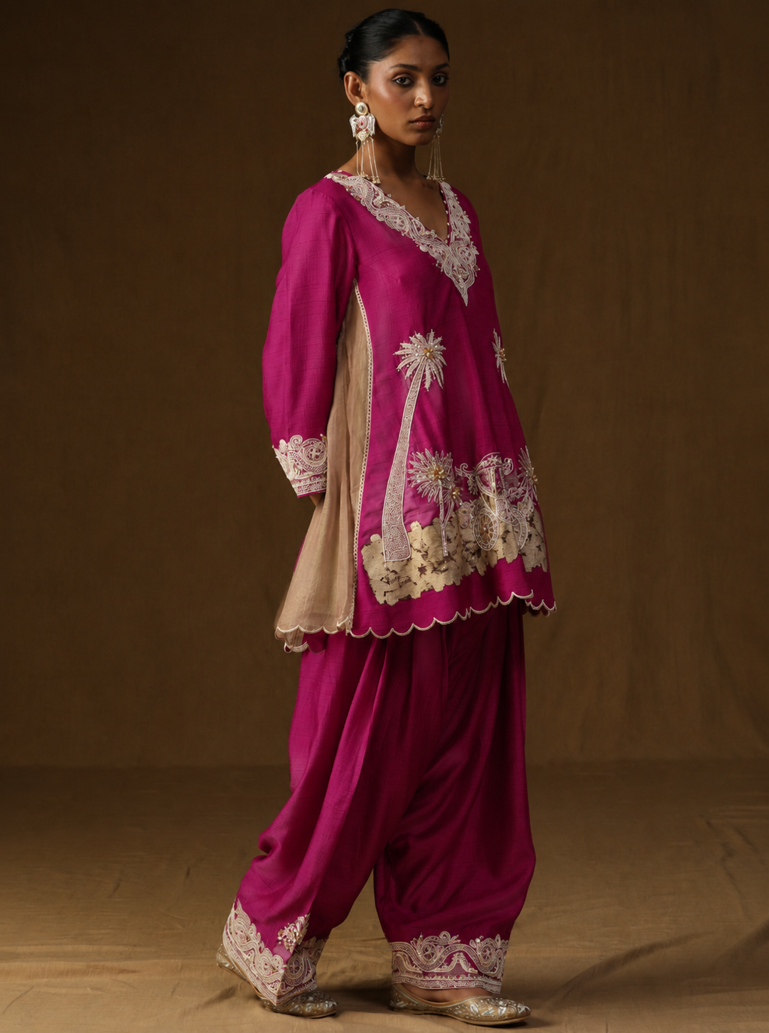 Vanya – Madhur Gulabi Embroidered Suit Set