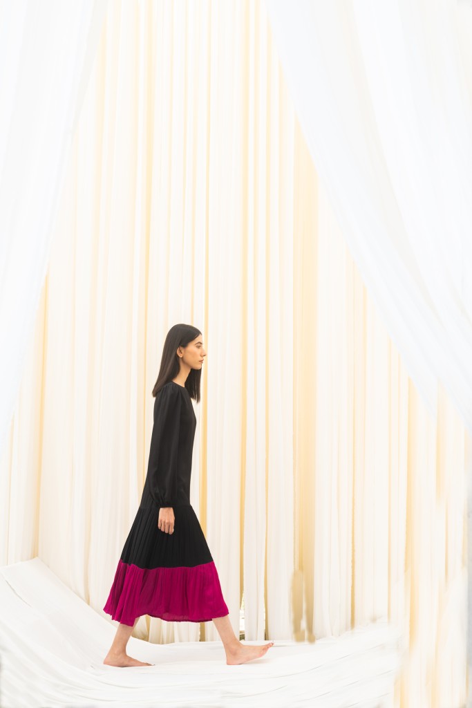Black-Wine Gather Maxi Dress
