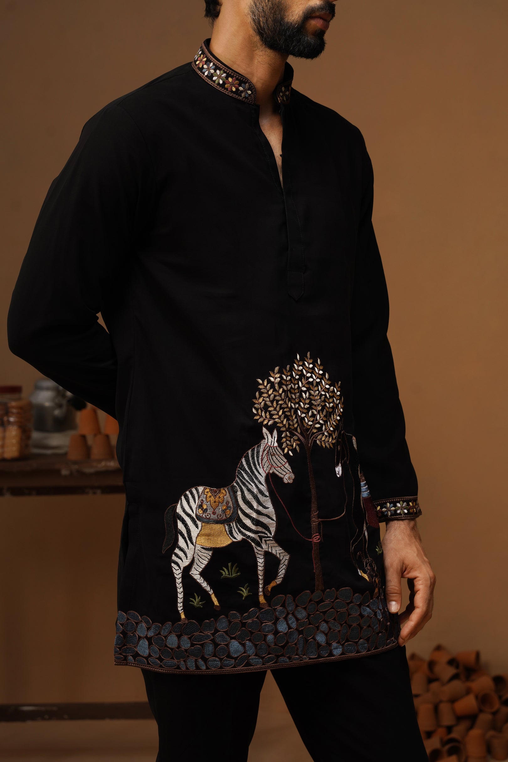 SAATHI BLACK SHORT KURTA SET