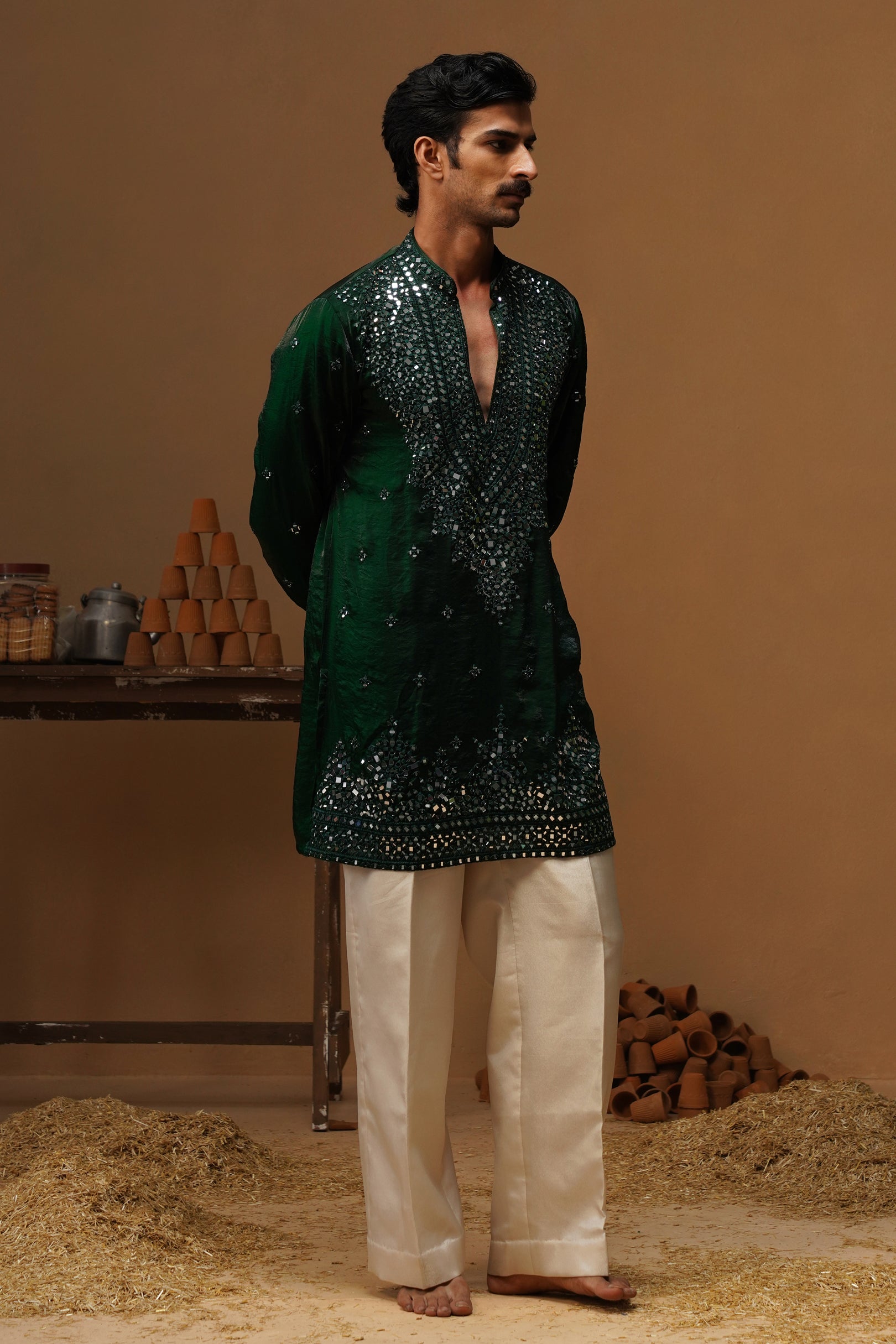 ARYA BOTTLE GREEN V NECK SHORT KURTA SET
