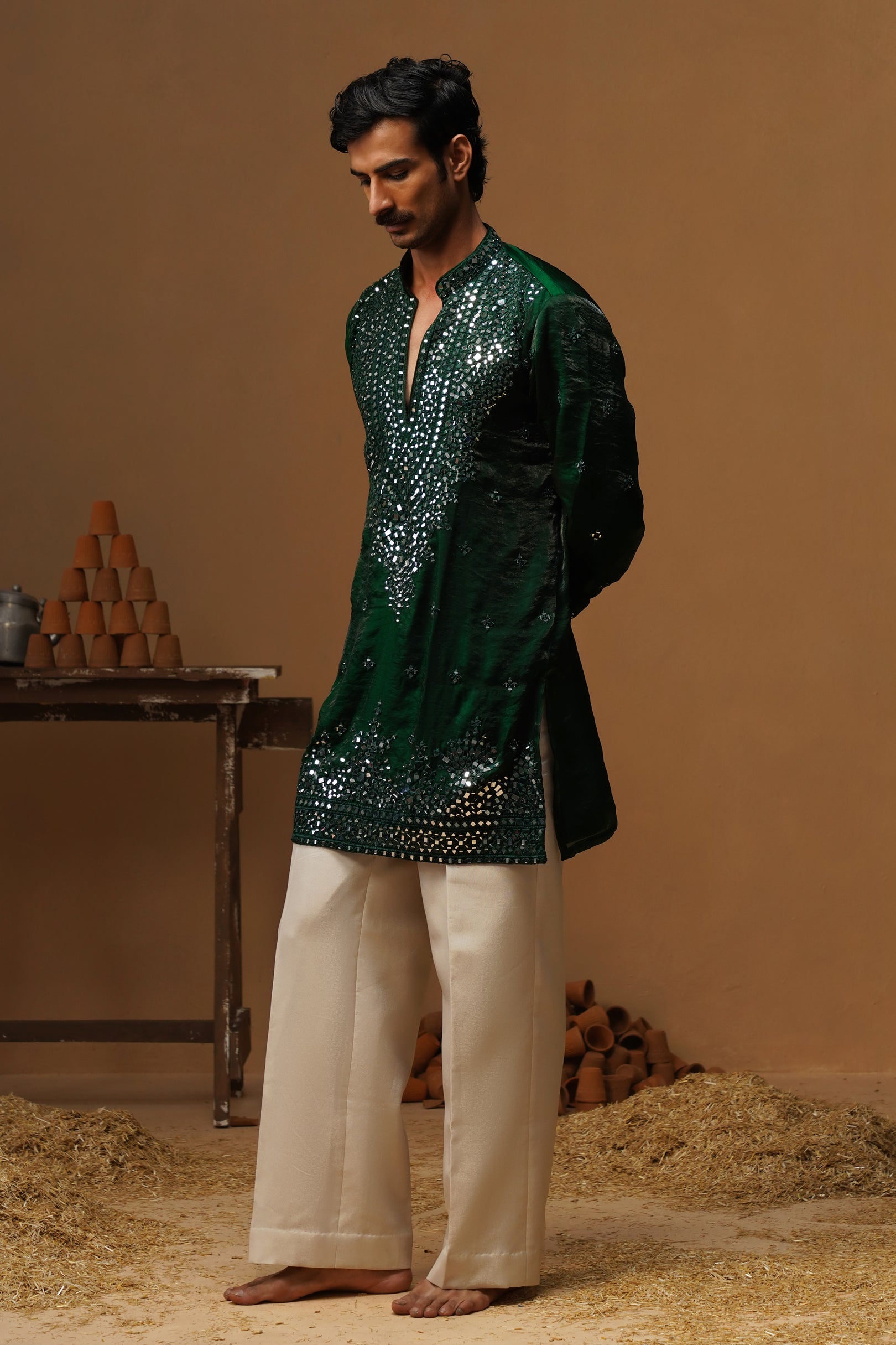 ARYA BOTTLE GREEN V NECK SHORT KURTA SET