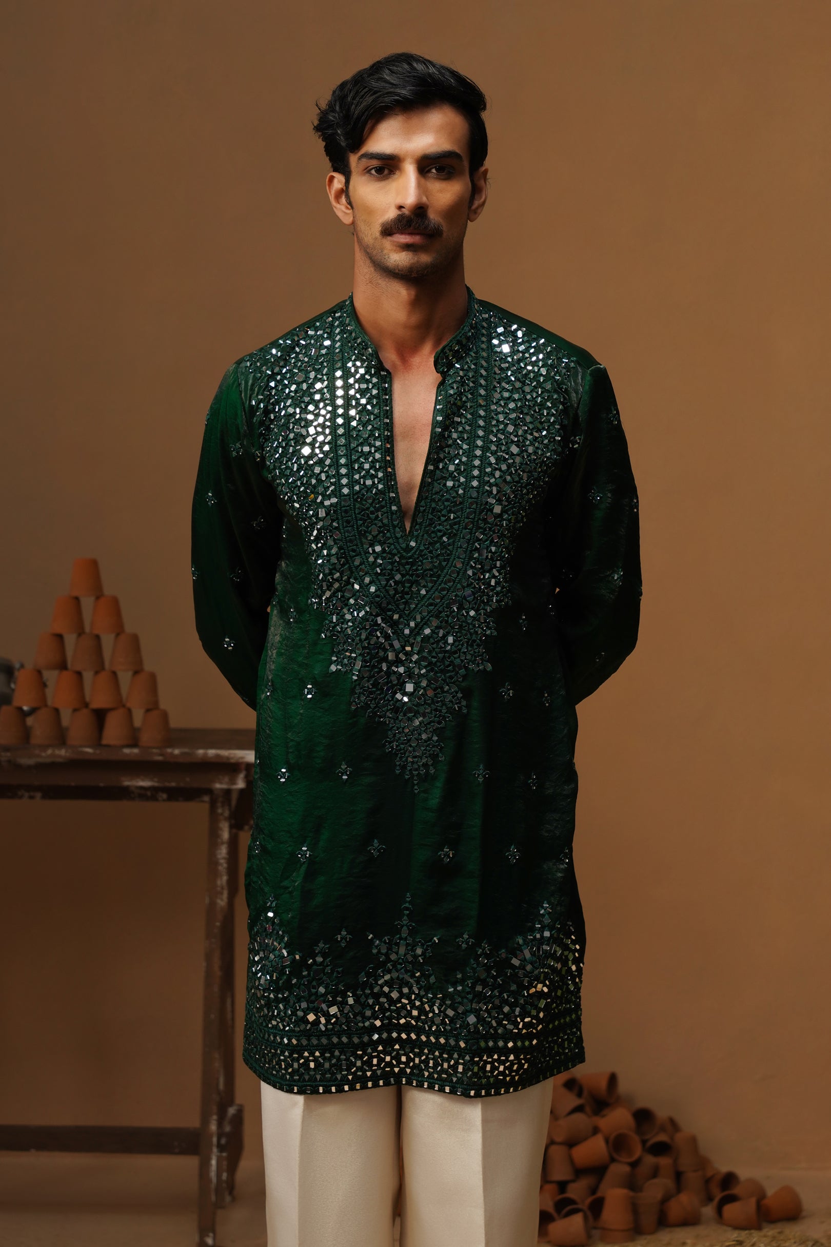 ARYA BOTTLE GREEN V NECK SHORT KURTA SET