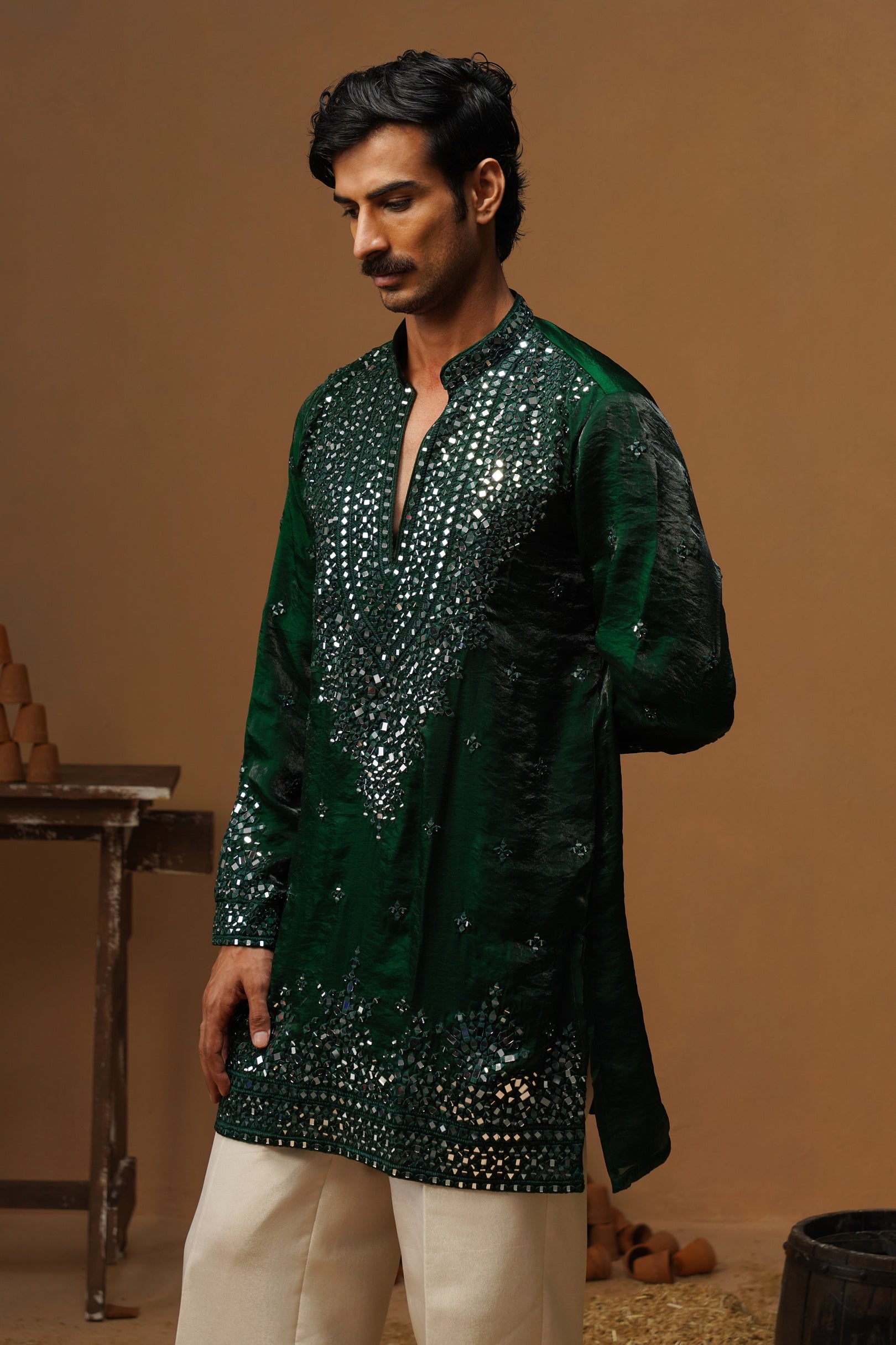 ARYA BOTTLE GREEN V NECK SHORT KURTA SET