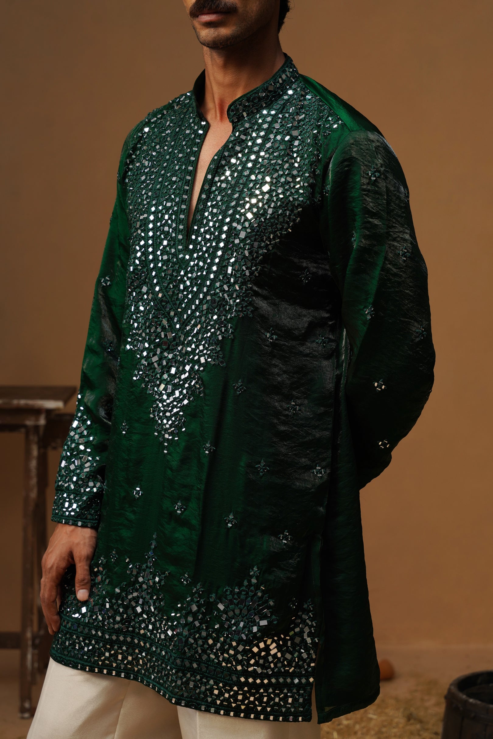 ARYA BOTTLE GREEN V NECK SHORT KURTA SET
