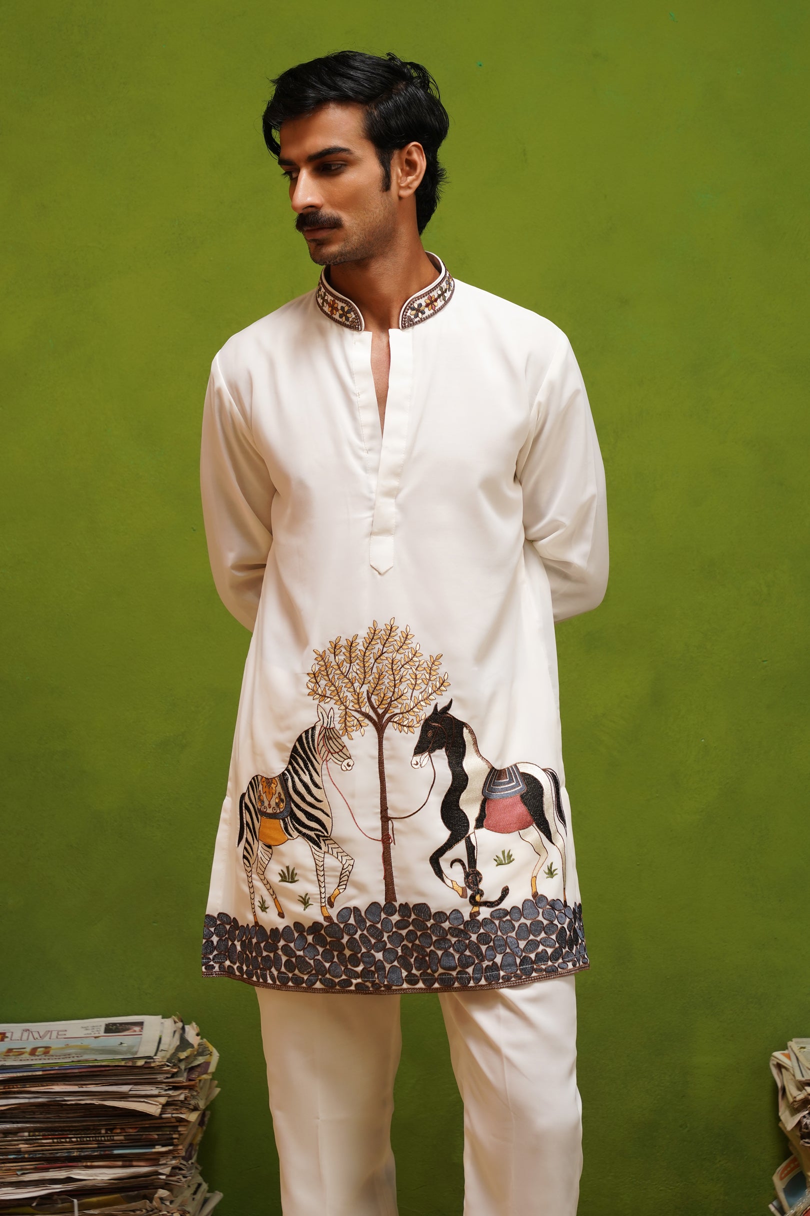 SAATHI IVORY SHORT KURTA SET