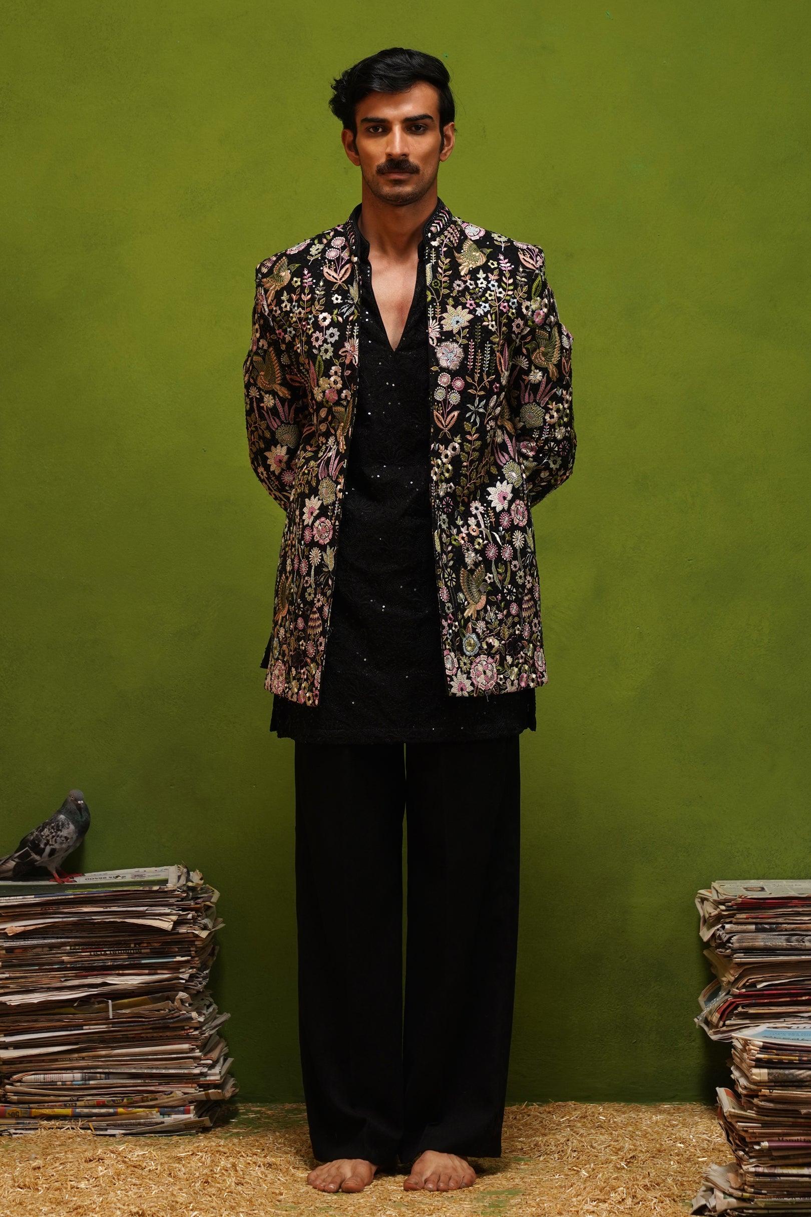 ROOH BLACK JODHPURI SET WITH V NECK KURTA
