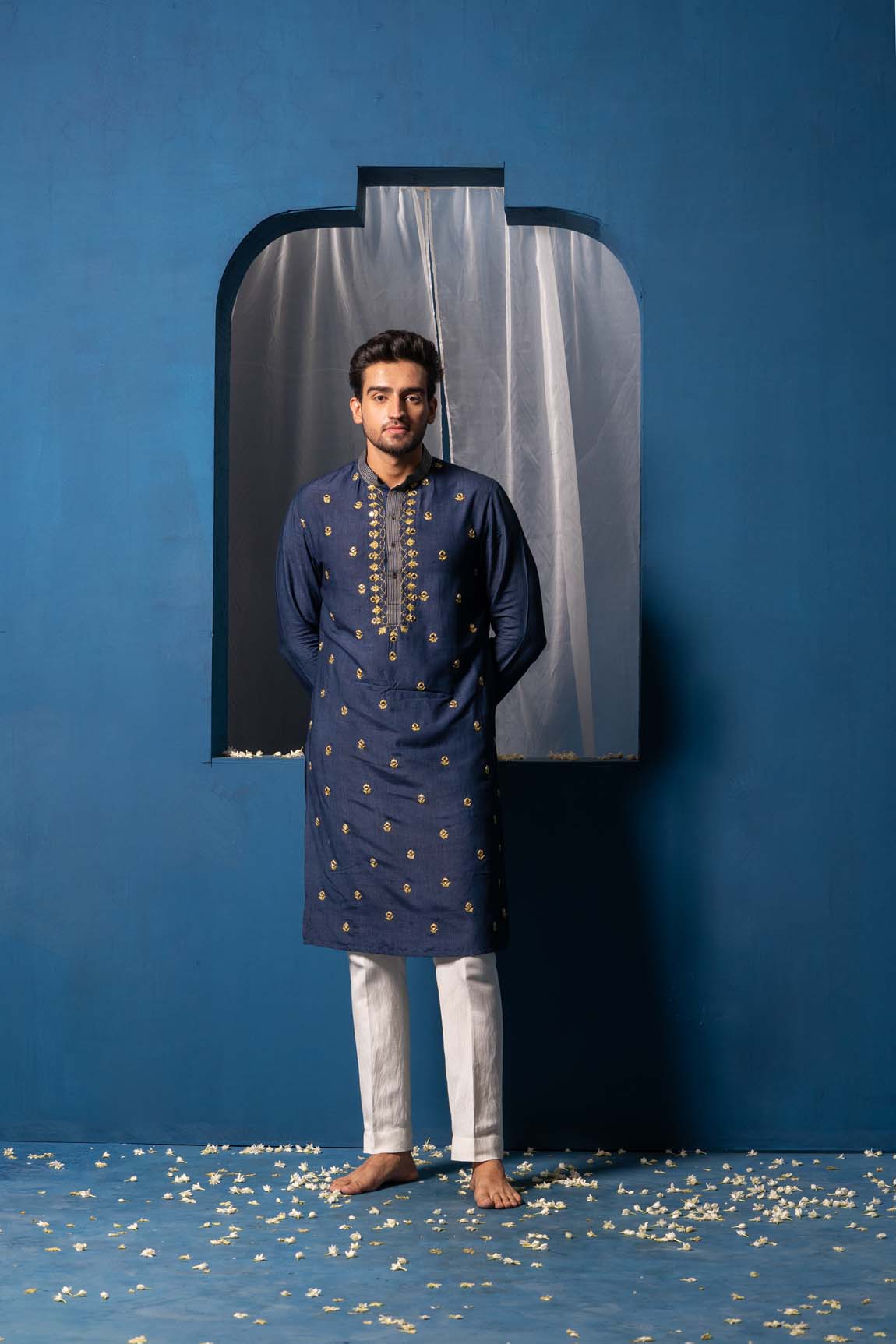 Ayina Kurta