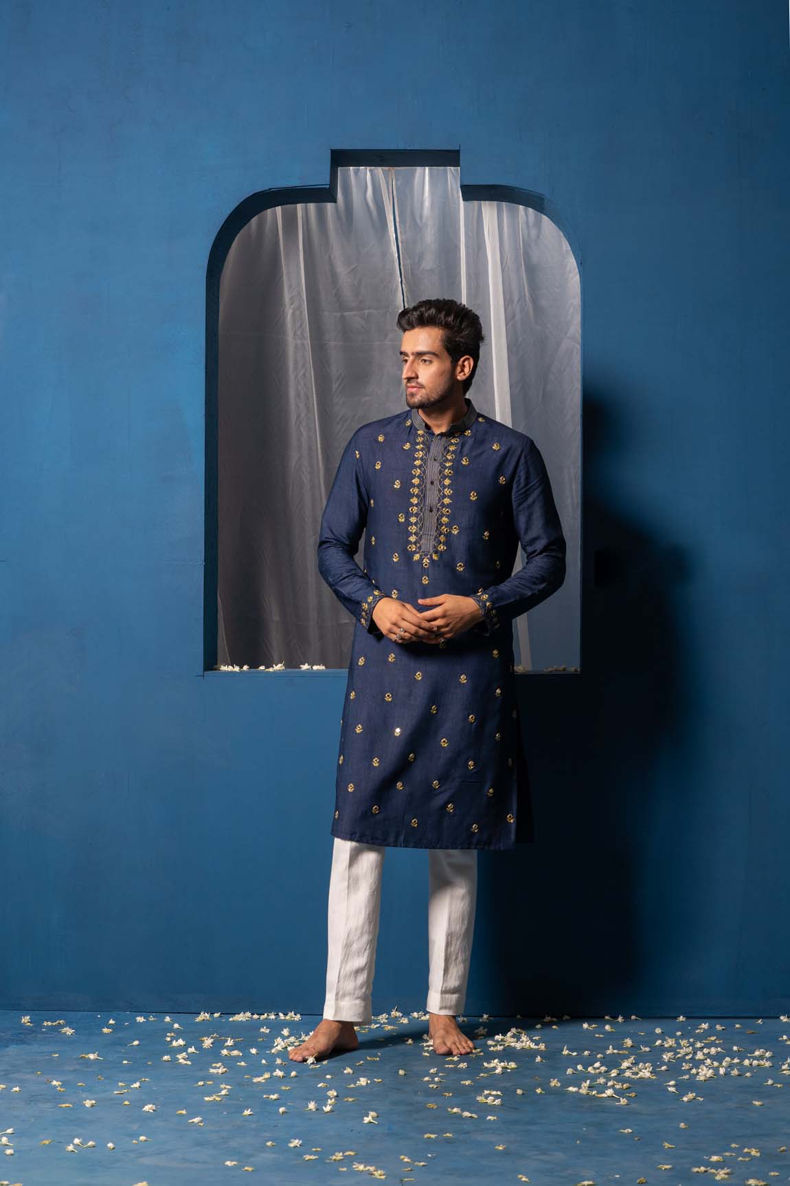 Ayina Kurta
