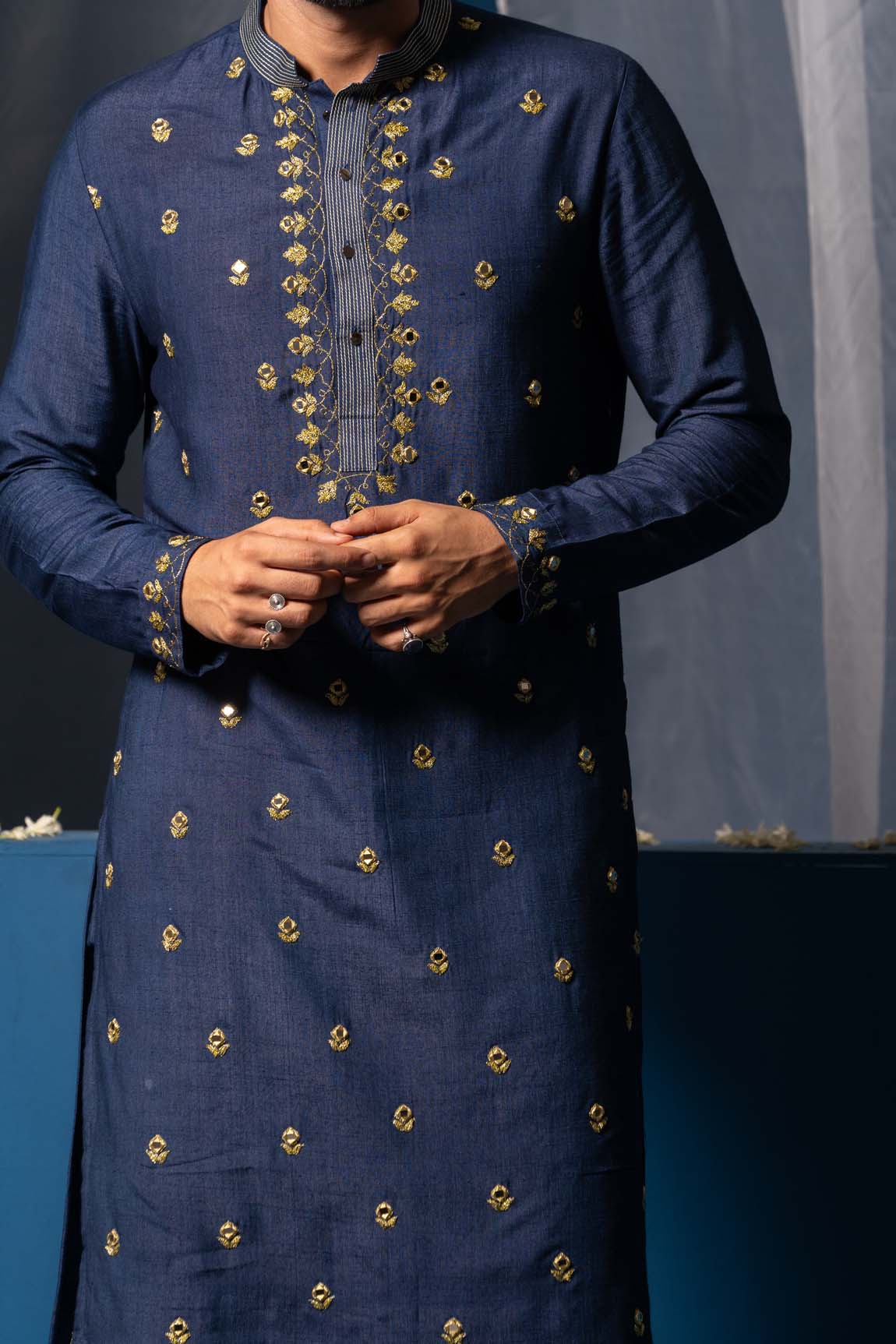 Ayina Kurta