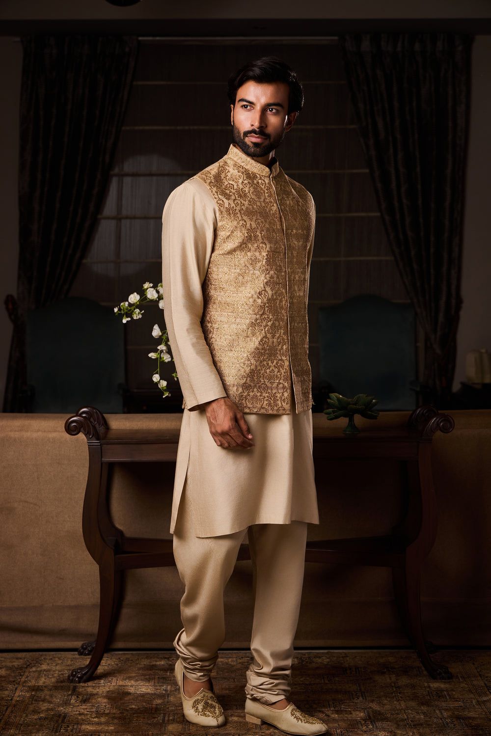 Beige Gicha Tussar Silk Bundi Zari Work Set