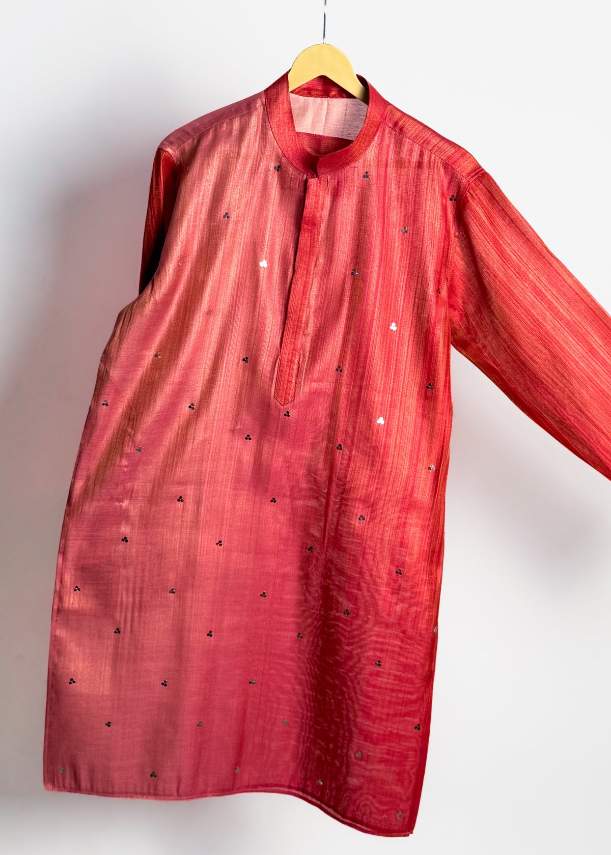 Men’s Pink Mirror-Work Kurta with Shade-Work and Gold Zari