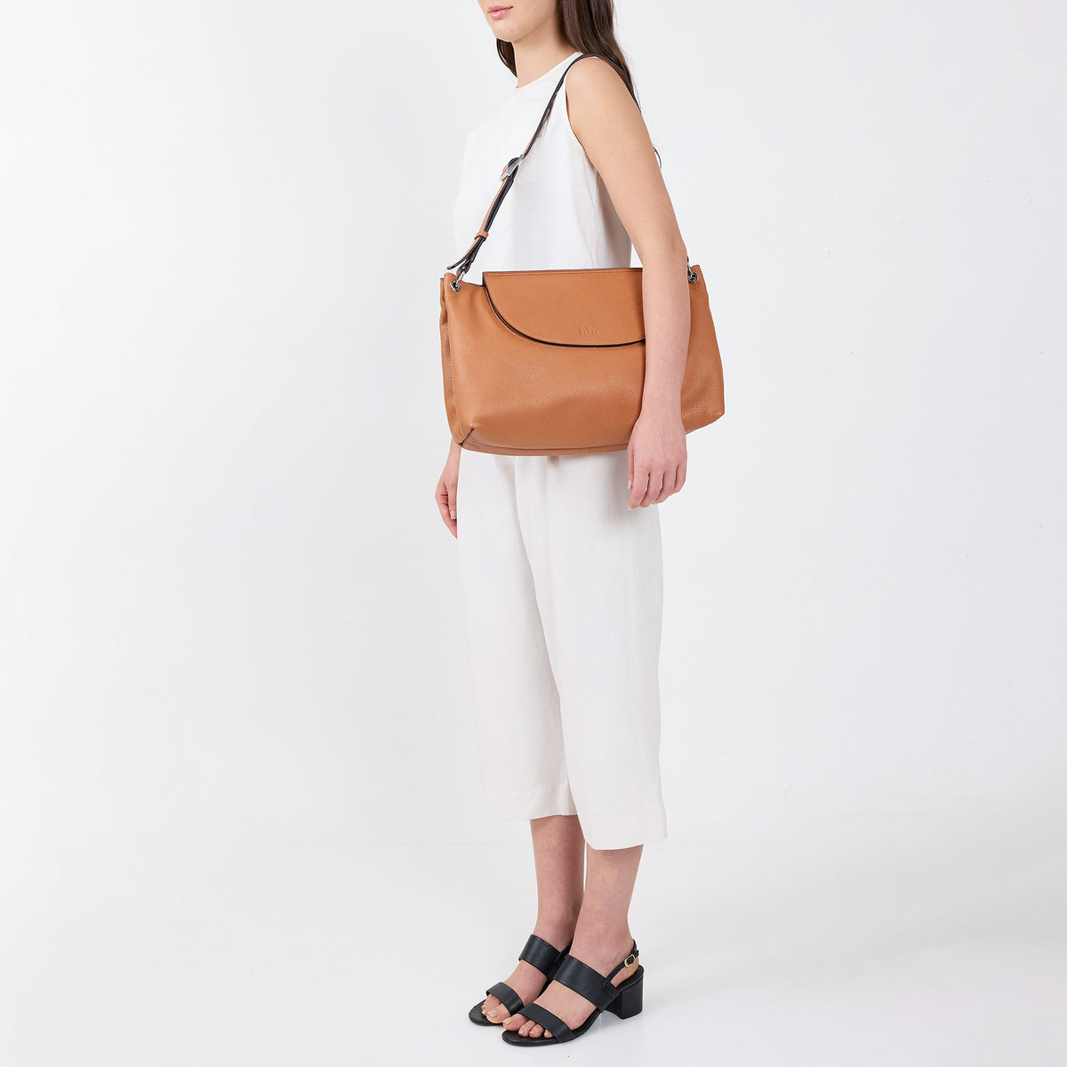 JUDITH SATCHEL LARGE PEBBLE