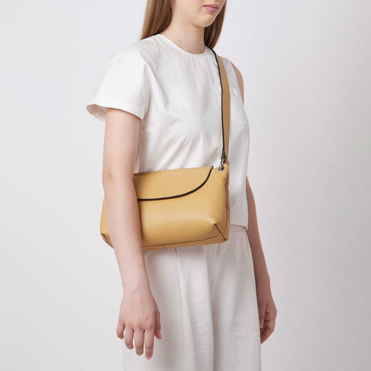 JUDITH SATCHEL MEDIUM PEBBLE