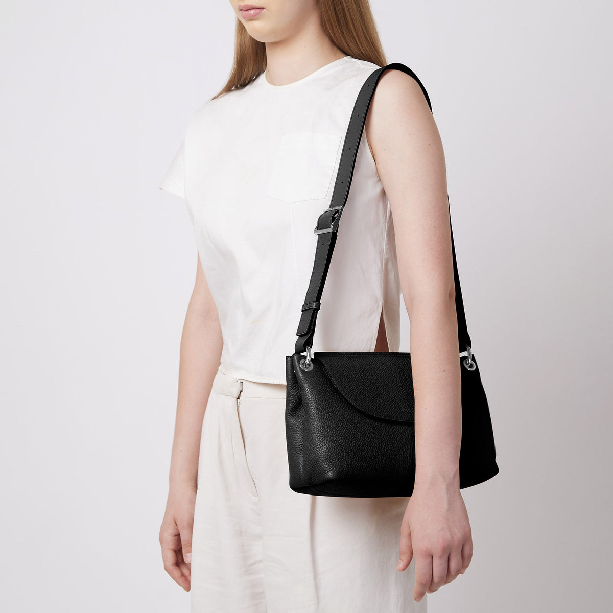 JUDITH SATCHEL MEDIUM PEBBLE