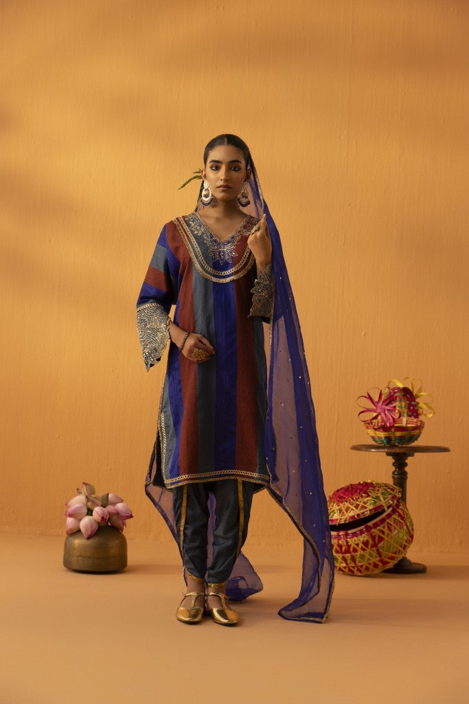Kamodini blue silk embroidered kaftan set