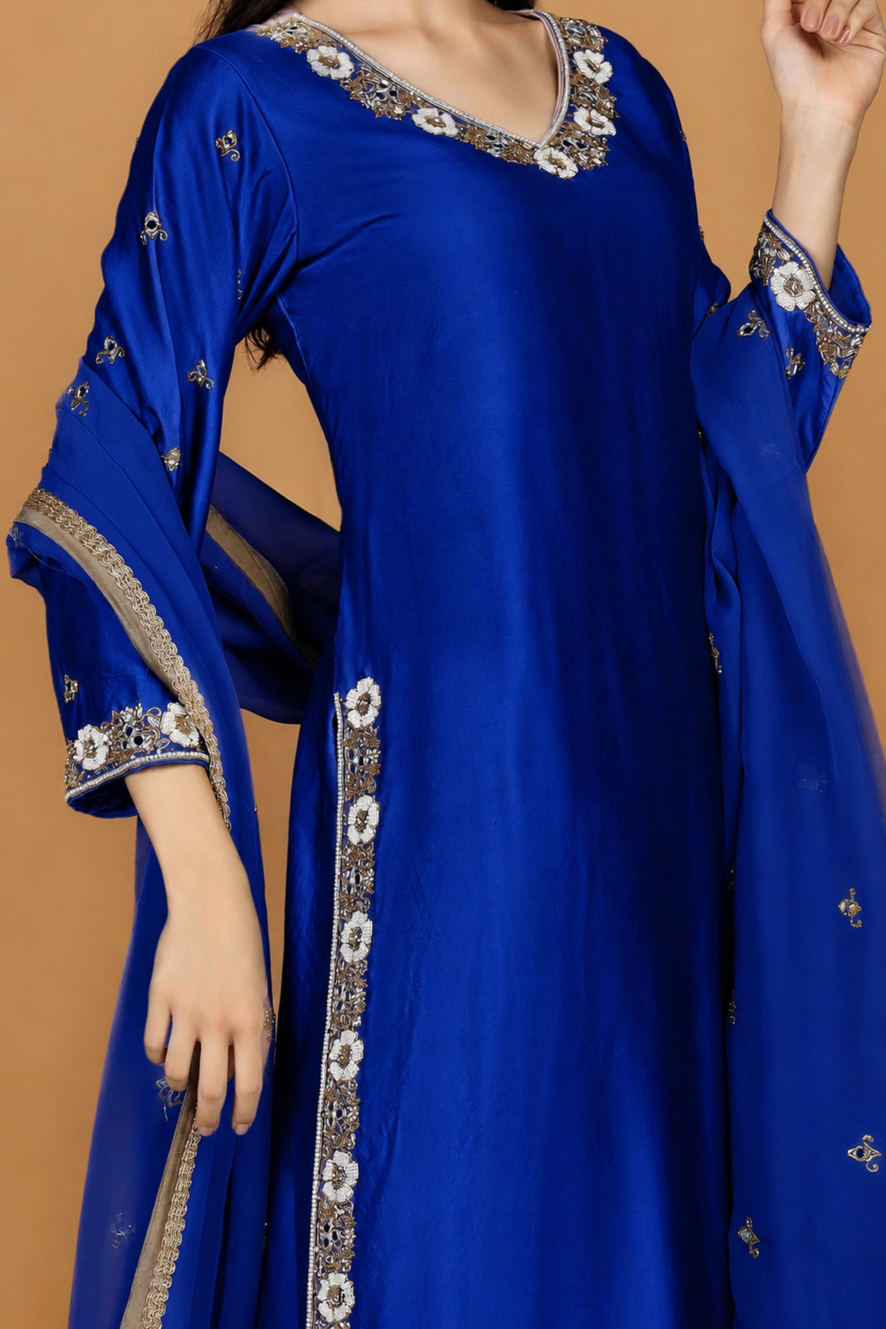 Royal Blue Self Katan Kurta Pant Set With Cutdana Pearl Mirror Embroiderey And Organza Duppatta