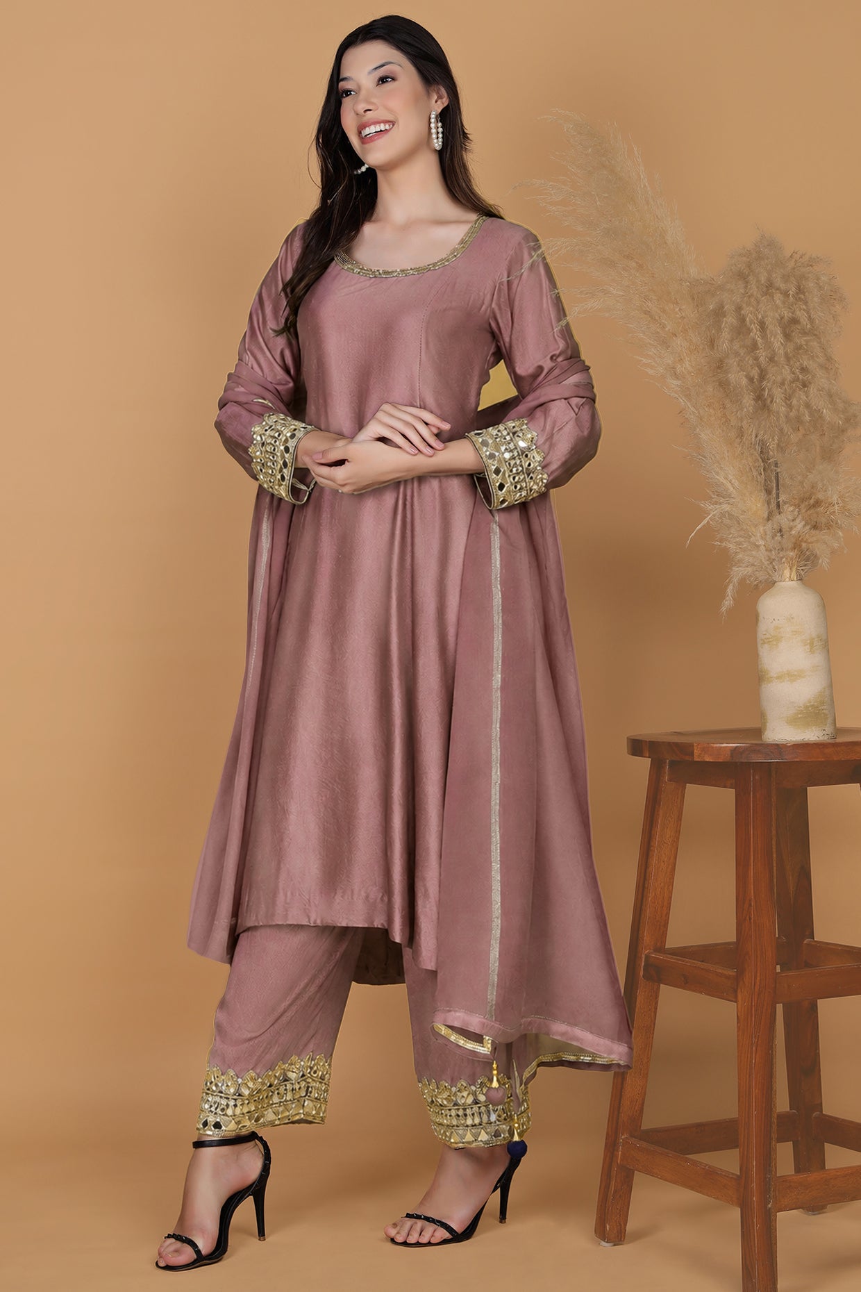 Earthy Pink Self Katan Kurta And Pant With Mirror Work And Georggette Duppatta .