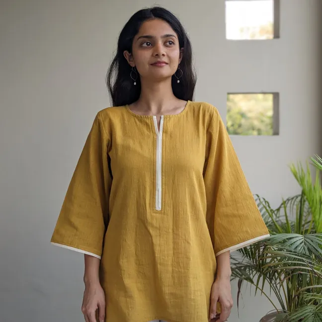 Poorvi – Classic Short Kurti
