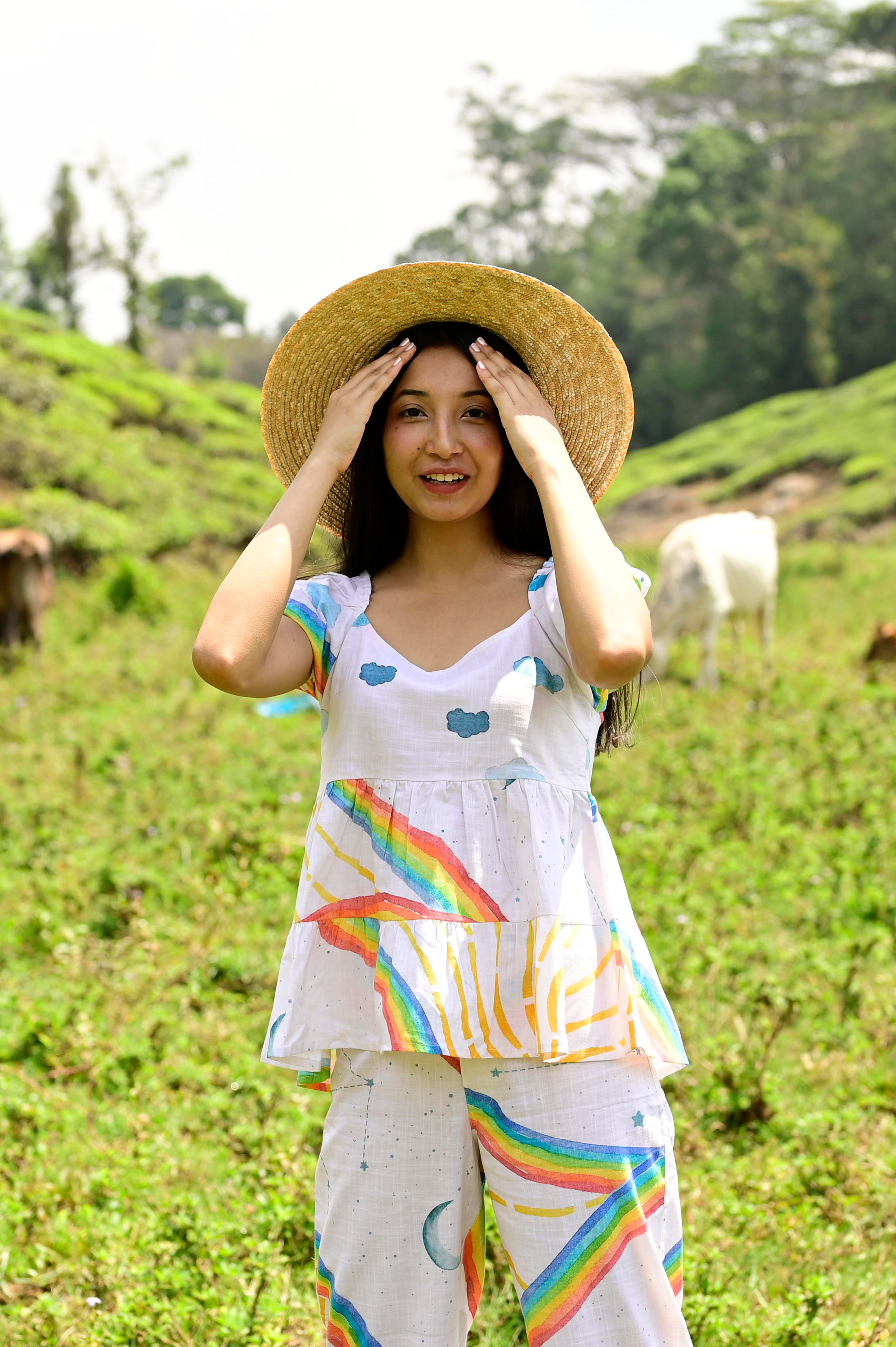 Rainbow gathered top