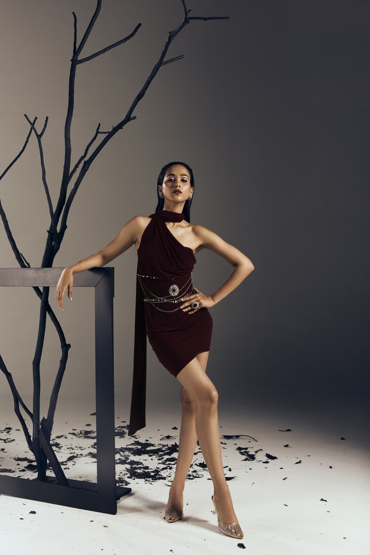 MERLOT SHORT DRESS WITH DRAPE DRESS