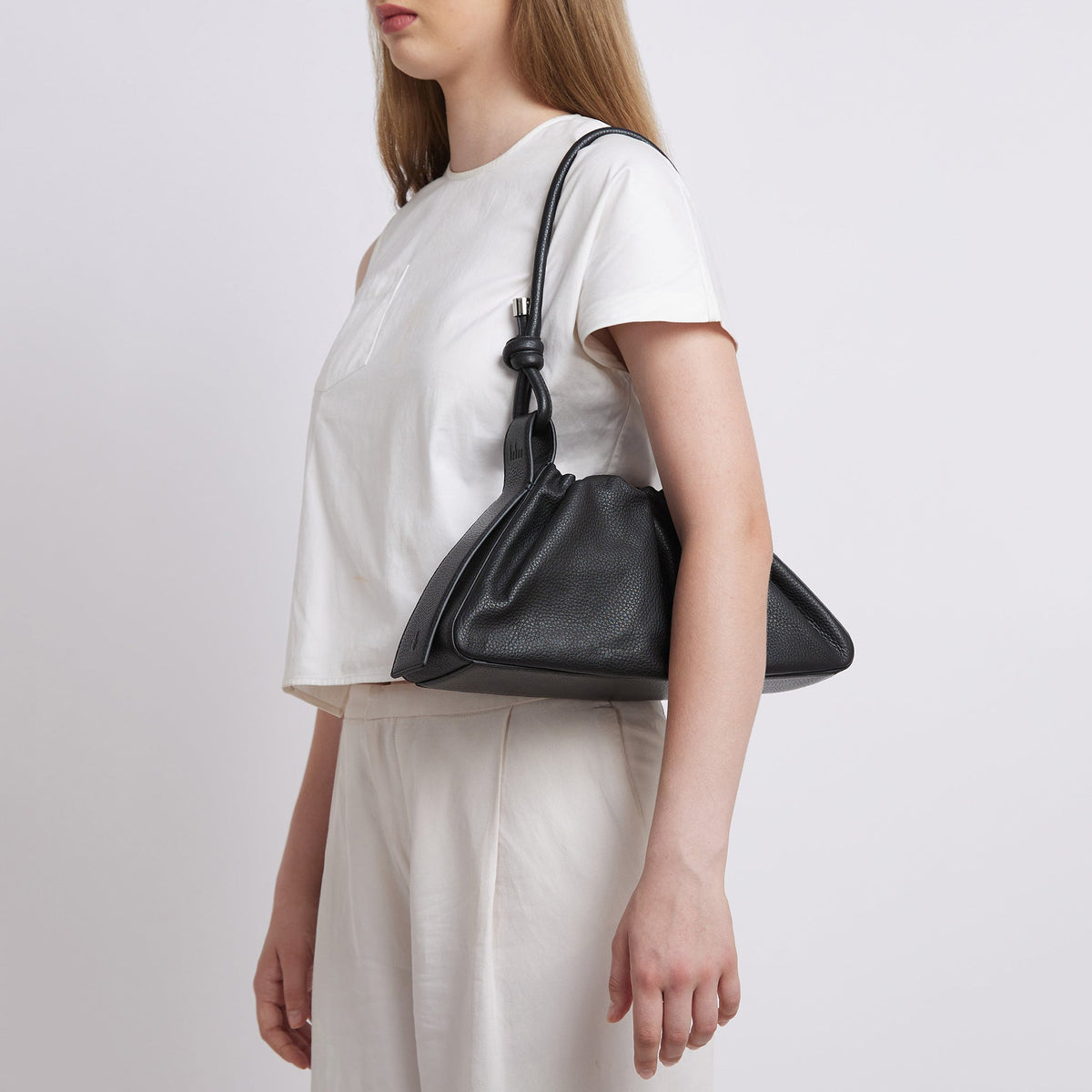 TINA BAGUETTE PEBBLE RUCHED BLACK