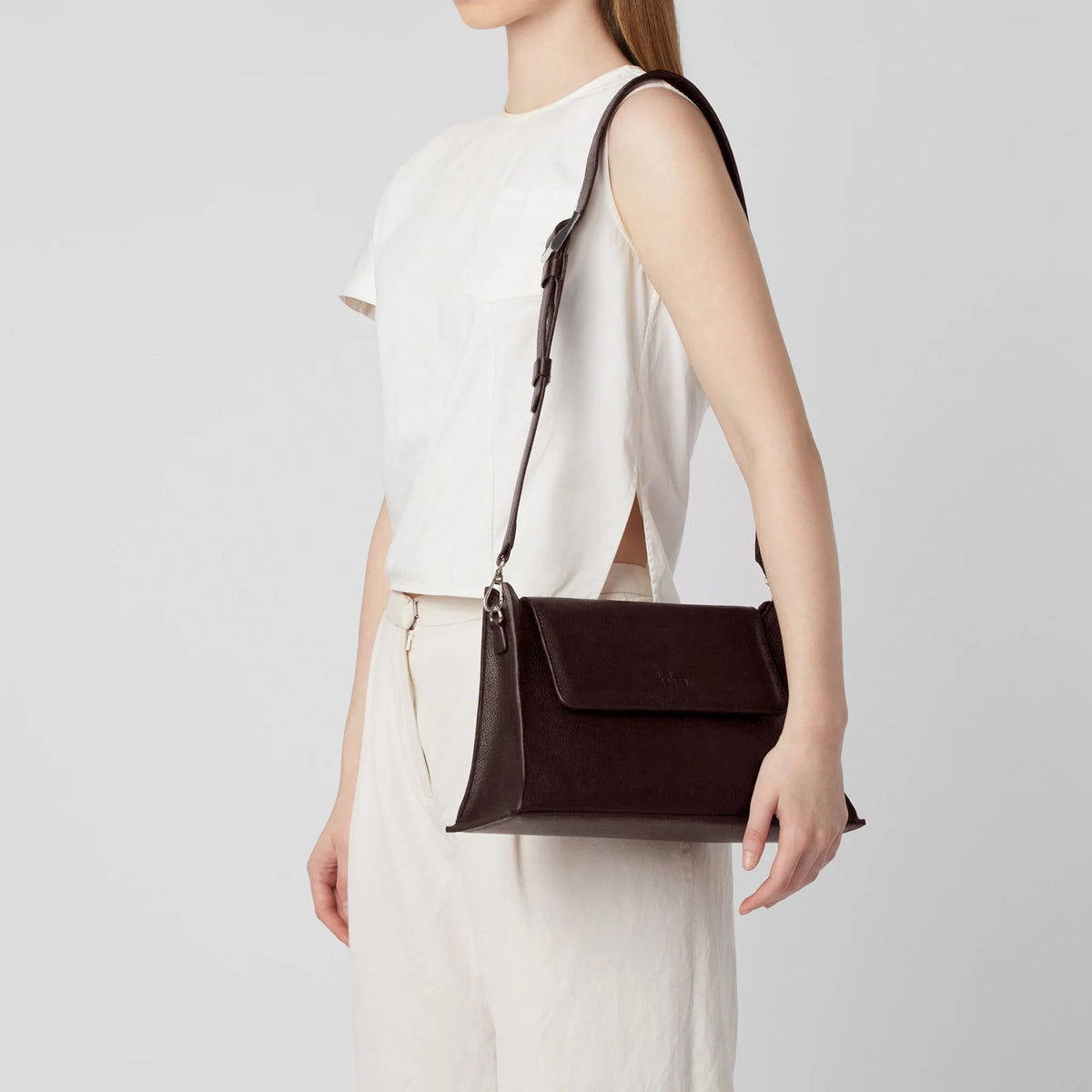 WINNIE SHOULDER BAG PEBBLE