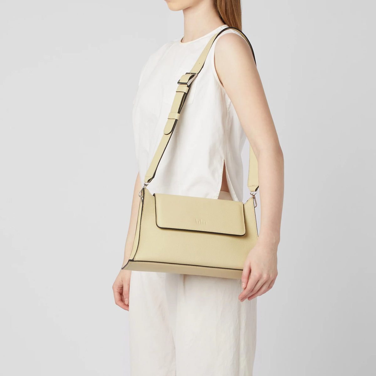 WINNIE SHOULDER BAG PEBBLE
