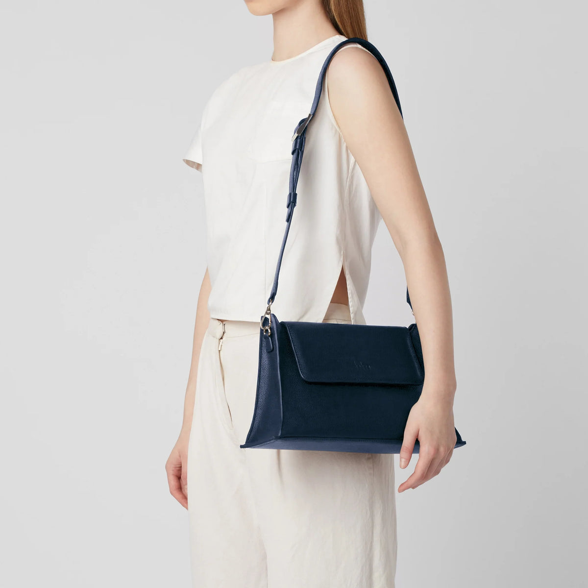WINNIE SHOULDER BAG PEBBLE