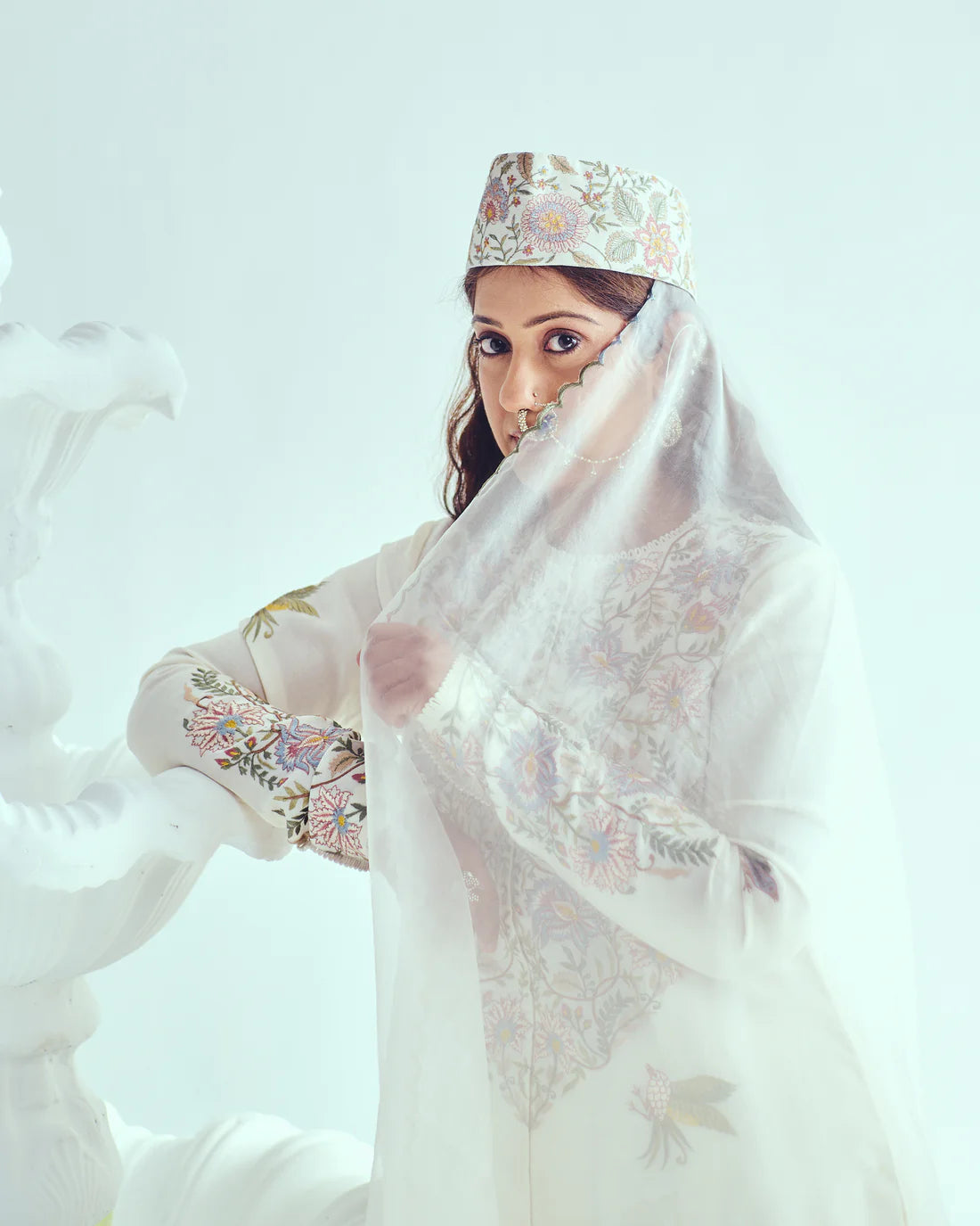 Hovering Nightingale