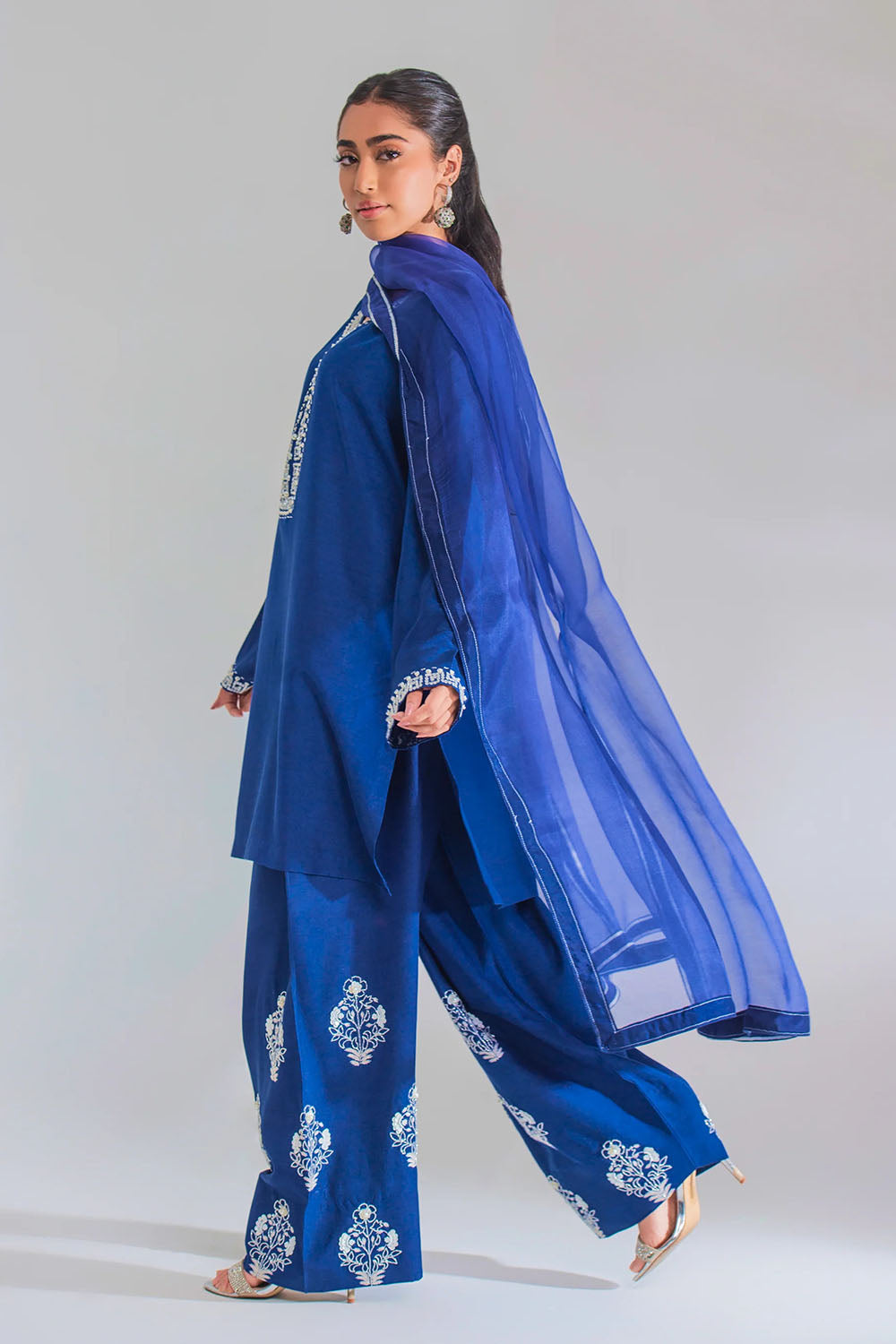 Blue Luxe Embroidered Farshi Suit Set with Dupatta
