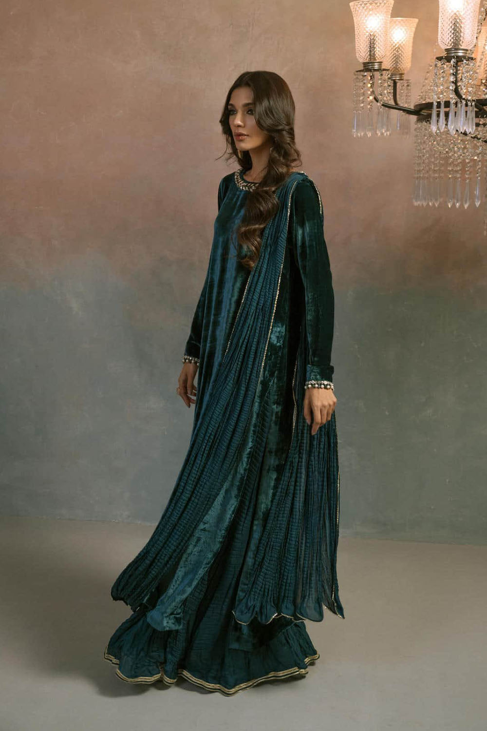 Evara Flow Velvet Suit Set