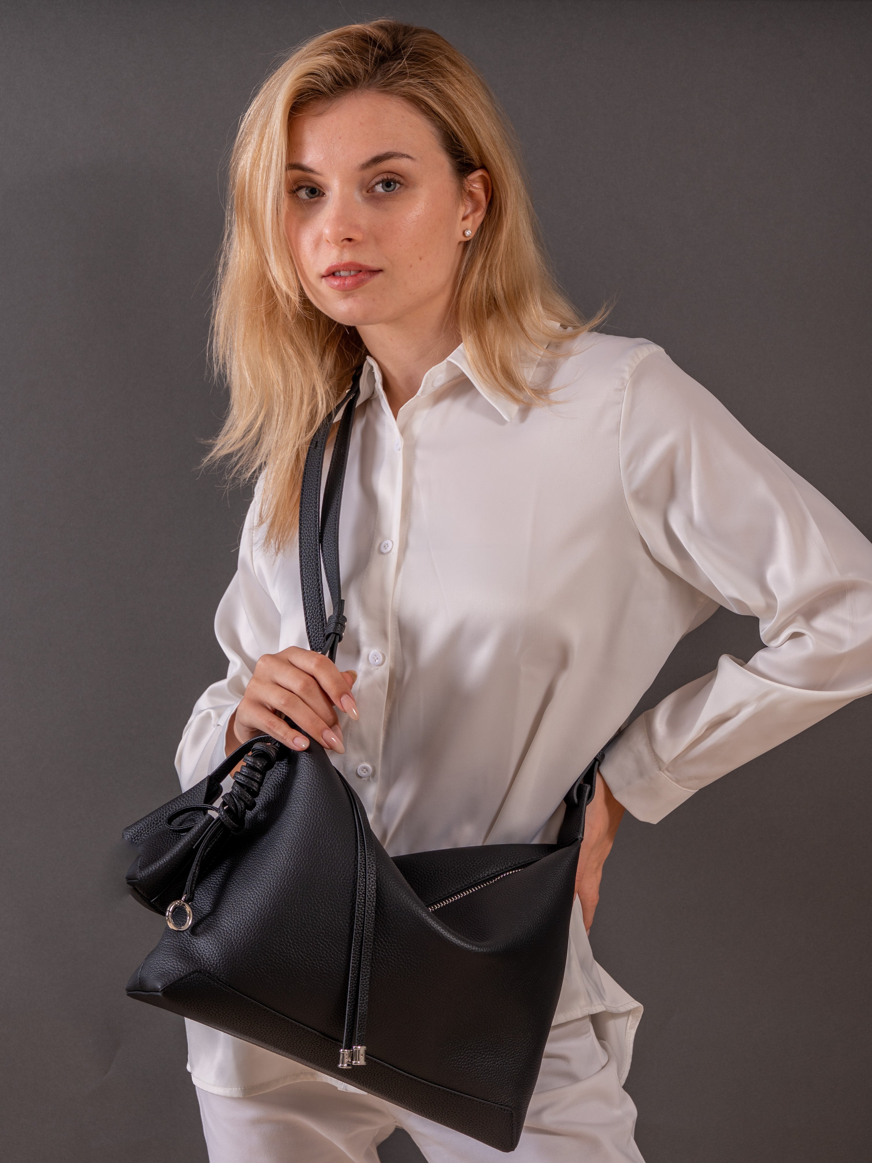 Lusso- Ladies leather satchel Bag, col. Black