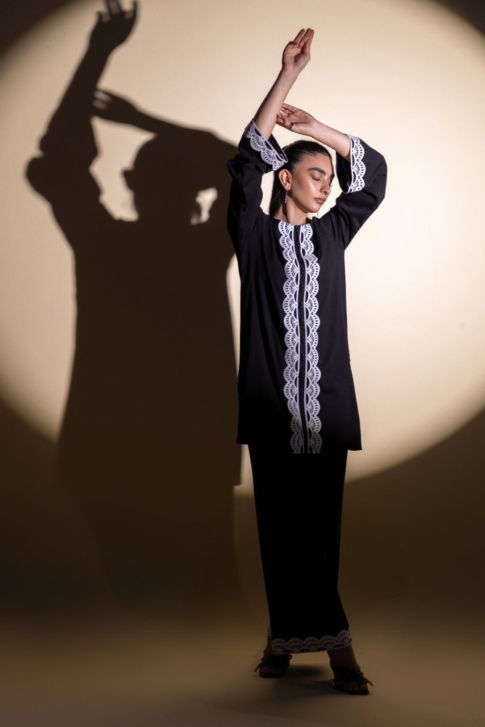 Black Scallop Embroidered Kurta Set