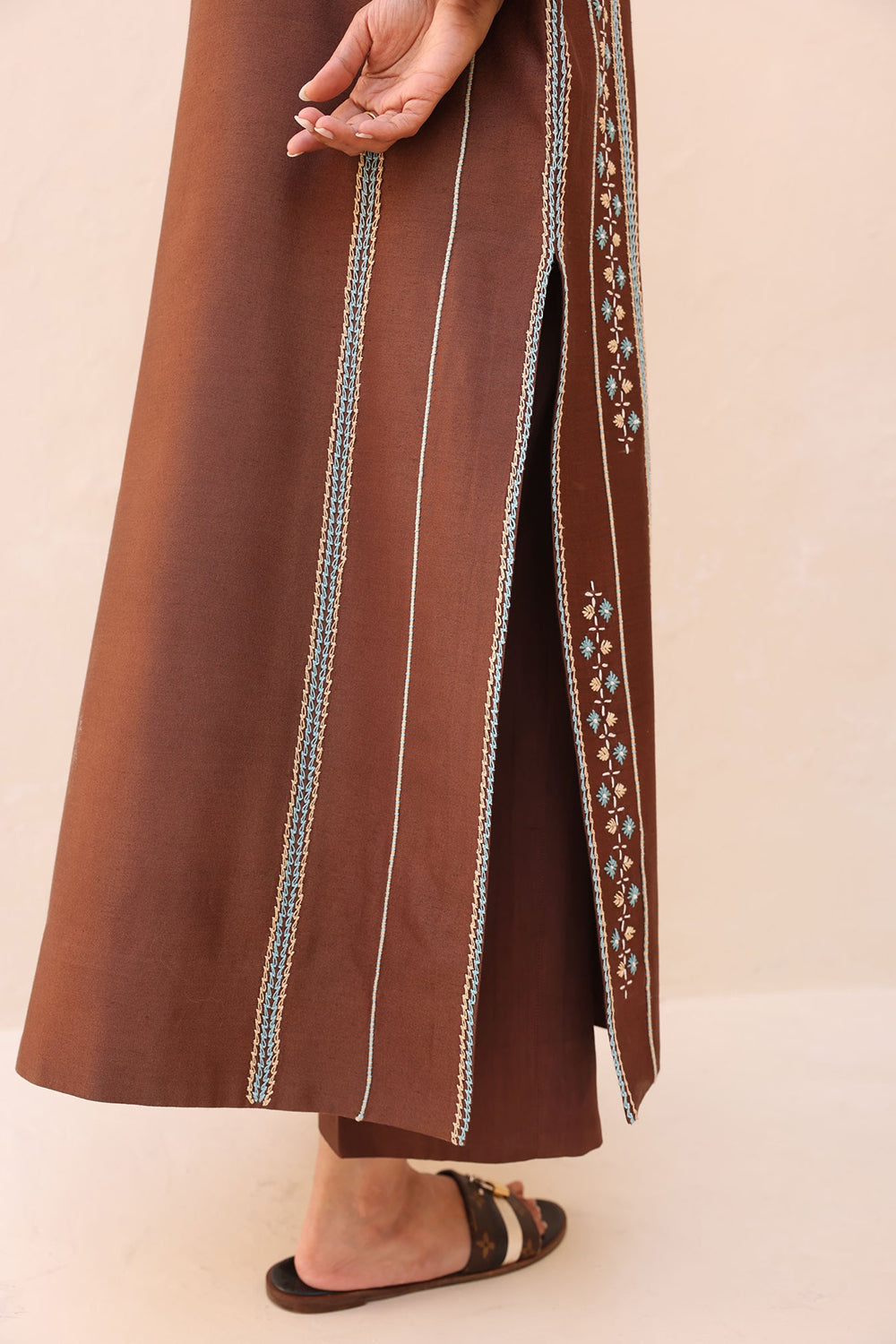 Cocoa Straight Kurta with Subtle Thread Work