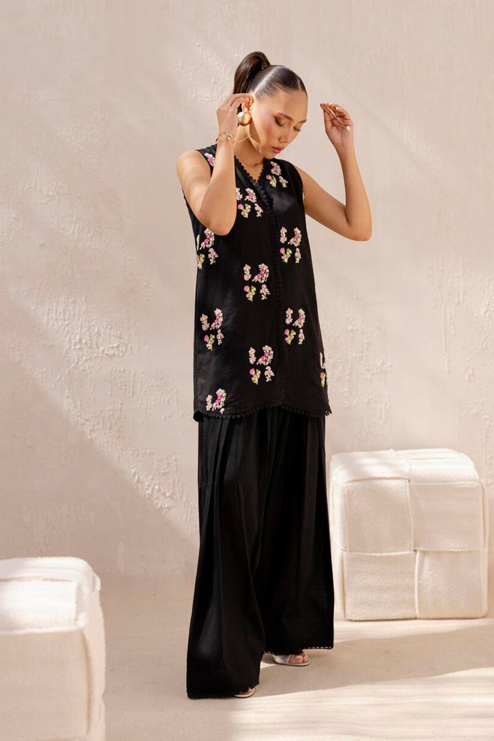 Women Black Embroidered Kurta Set with Salwar