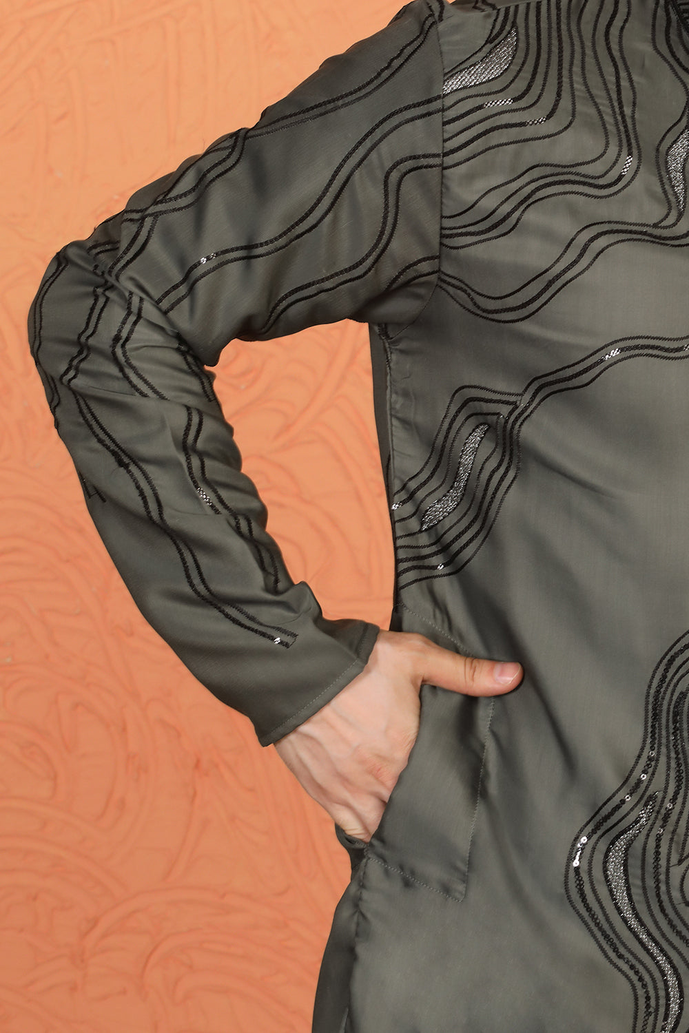 Mehfil-E-Khaas Embroidered Kurta Set with Back Elastic Pants