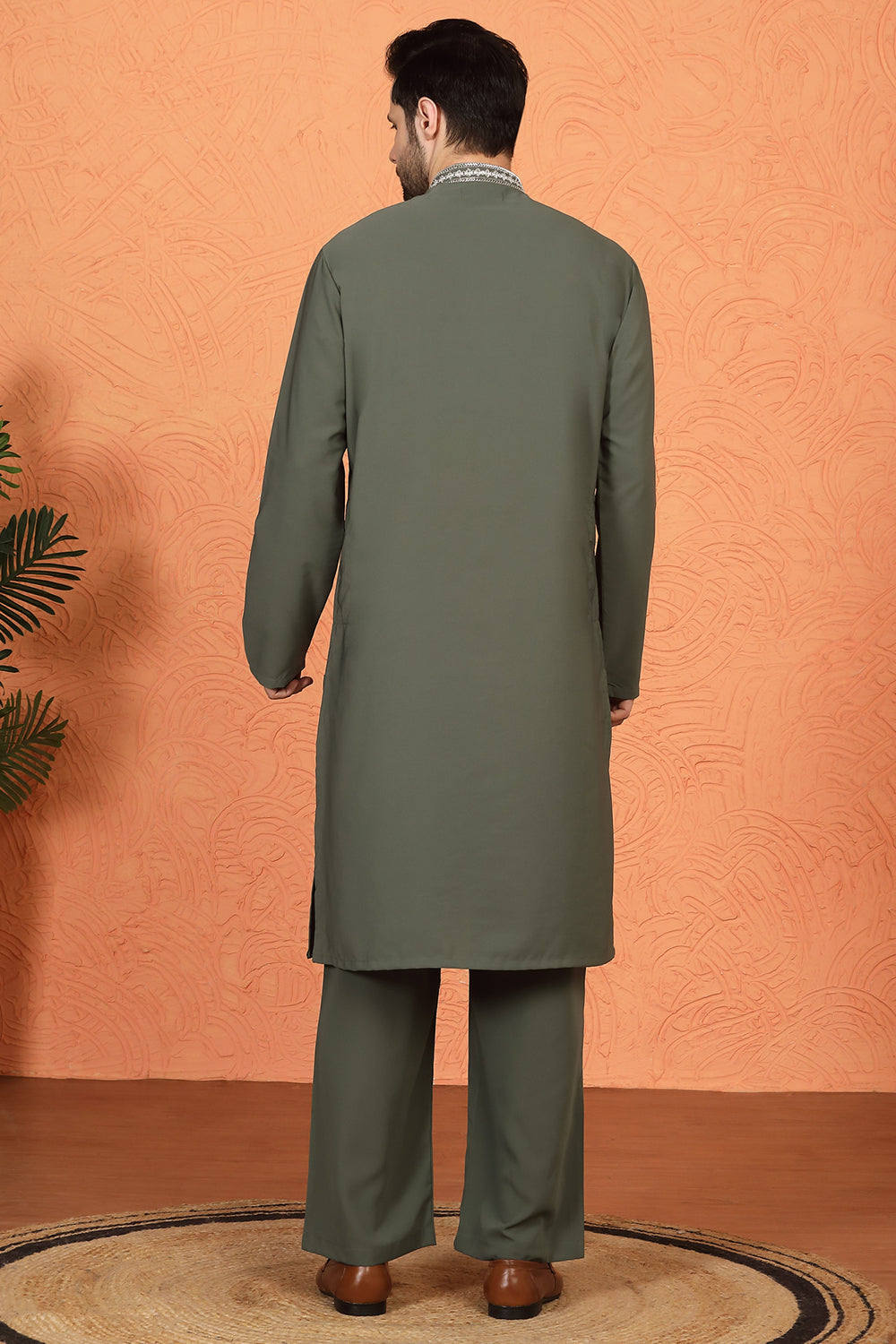 Nawaaz Embroidered Kurta with Loose Fit Parallel Matching Pants